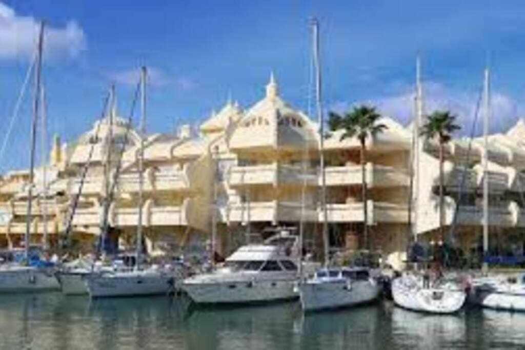 Appartement House 1 *