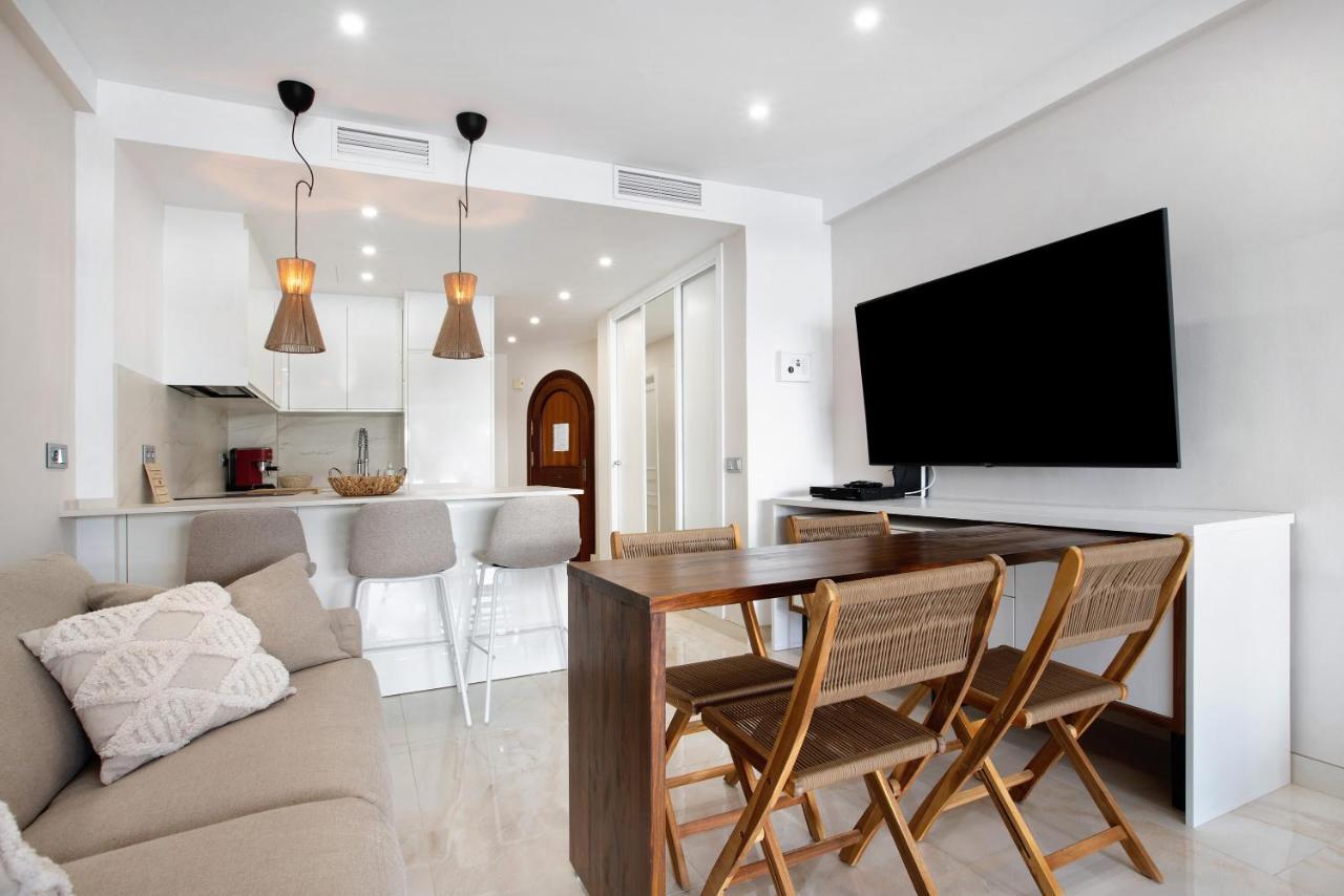 Puerto Marina Luxury Apartment