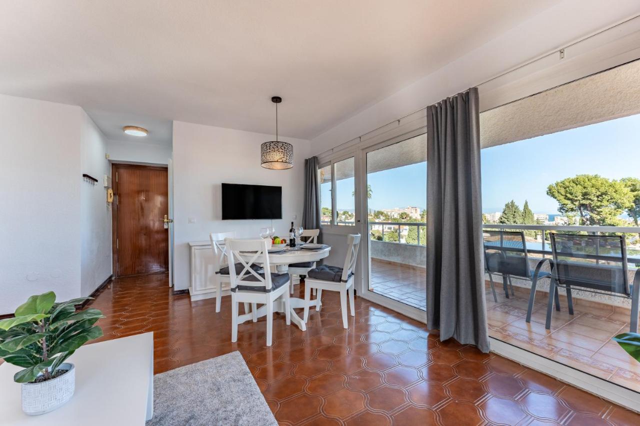 Sunny 2br Pool Terrace Seaview *