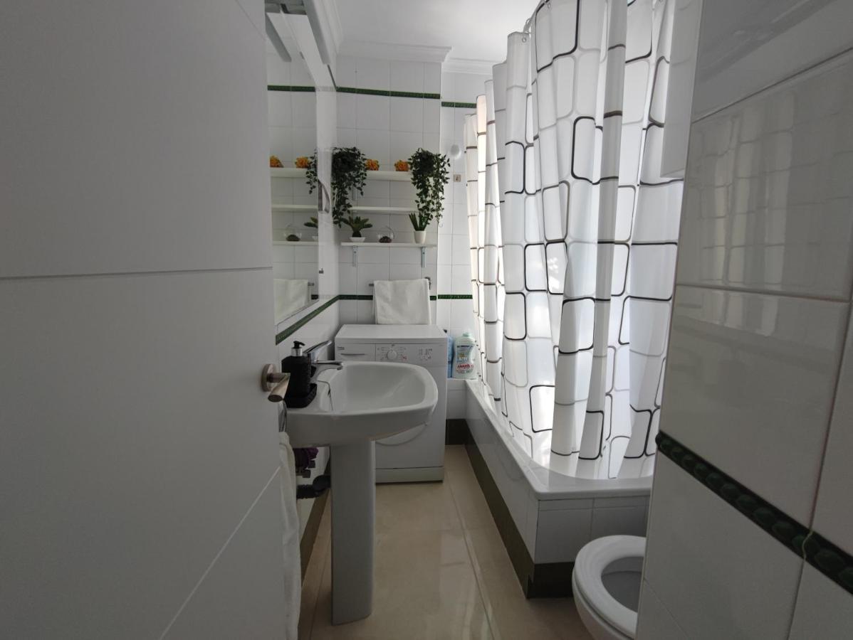 Appartement Hercules Paradise 531 Con Vistas Al Mar Mediterraneo En A Pasos Del Centro Y Su Vibrante Zona Comercial Disfruta De Experiencia Unica En La Costa Del Sol Malaga Andalucia Well-connected To The Airport