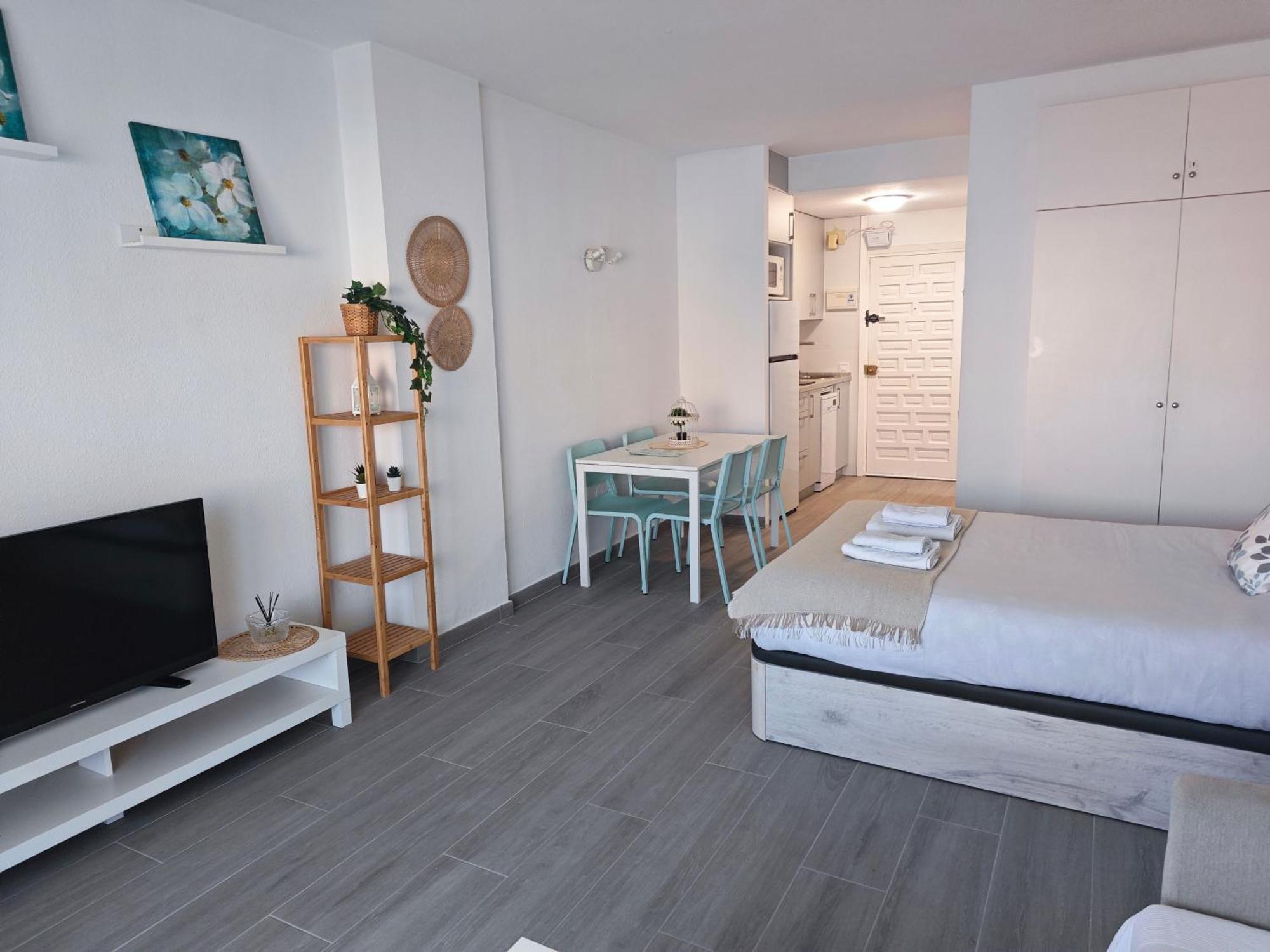 Apartment Benalbeach Casa Kito 1ª Linea De Playa *