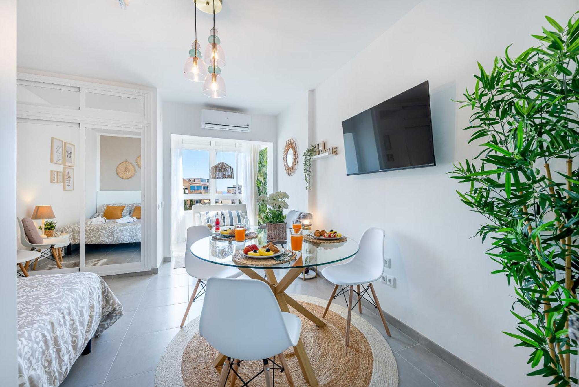 797 Rentals- Elegante Estudio Reformado En Iris *