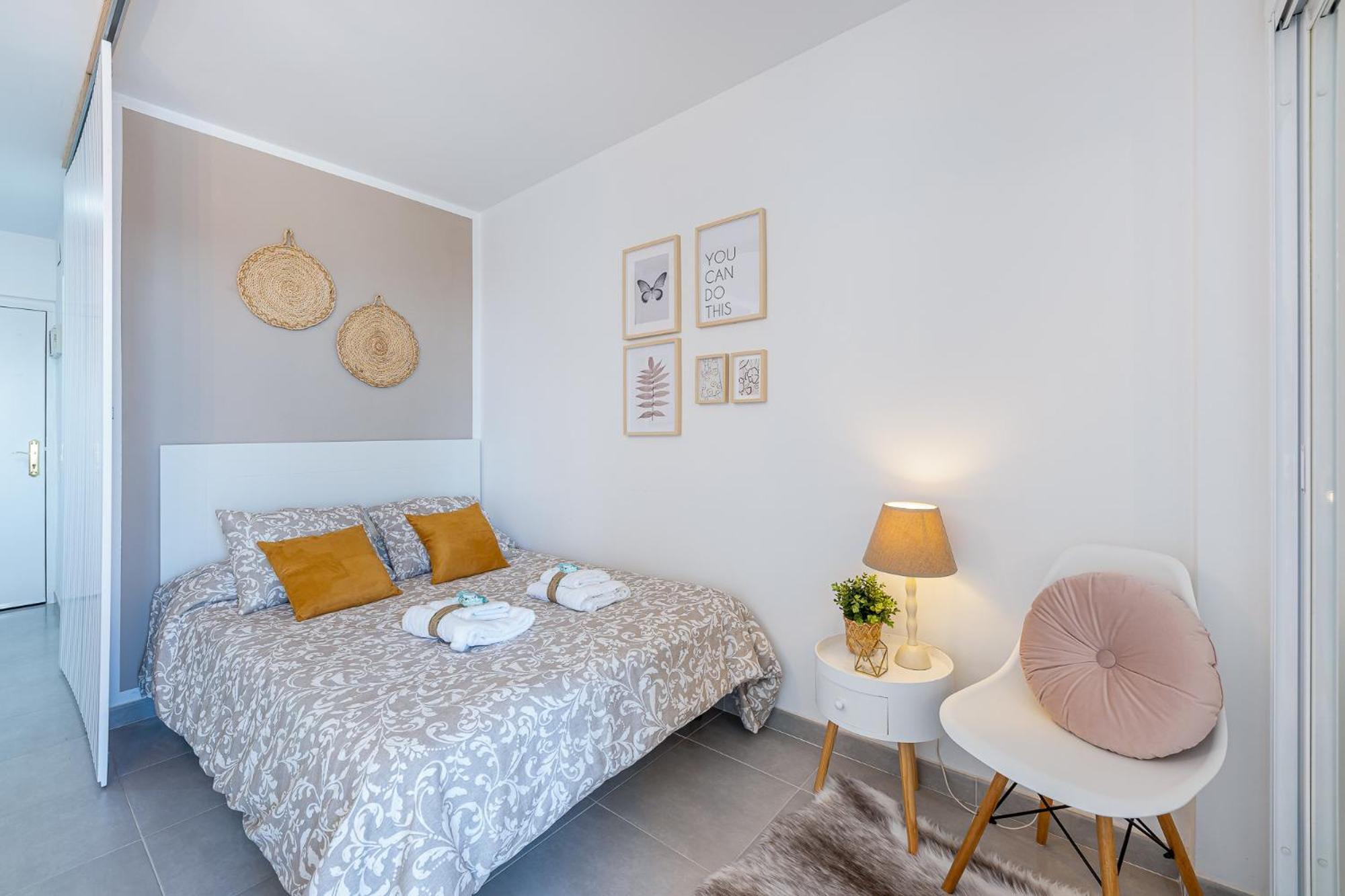 797 Rentals- Elegante Estudio Reformado En Iris