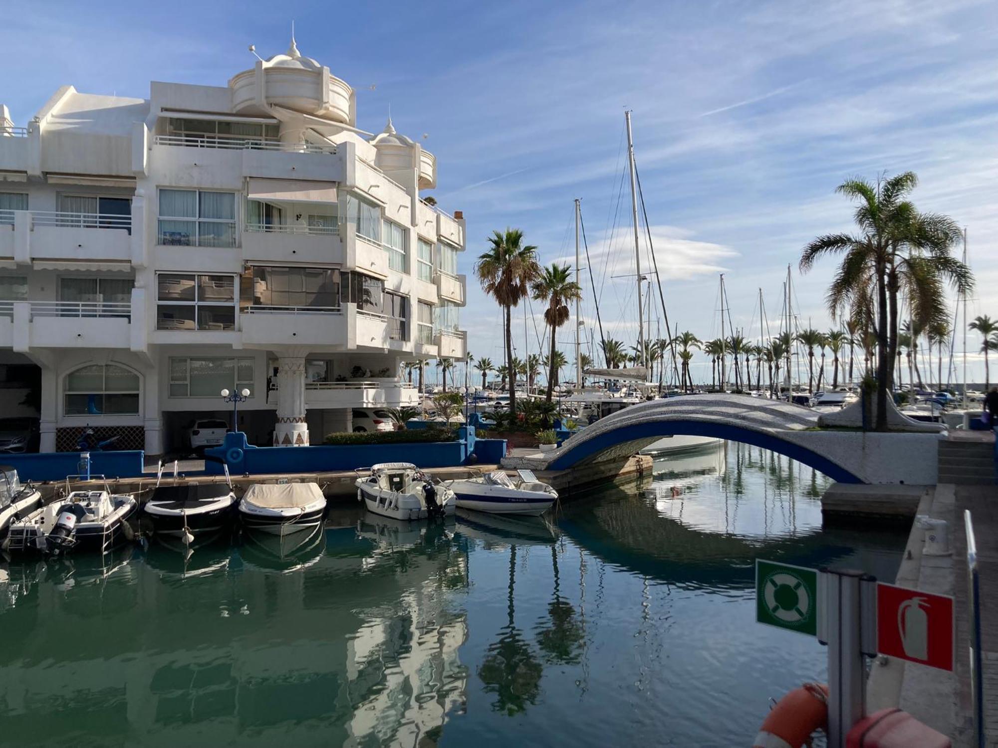 Isla De Poniente Puerto Marina Apartment *