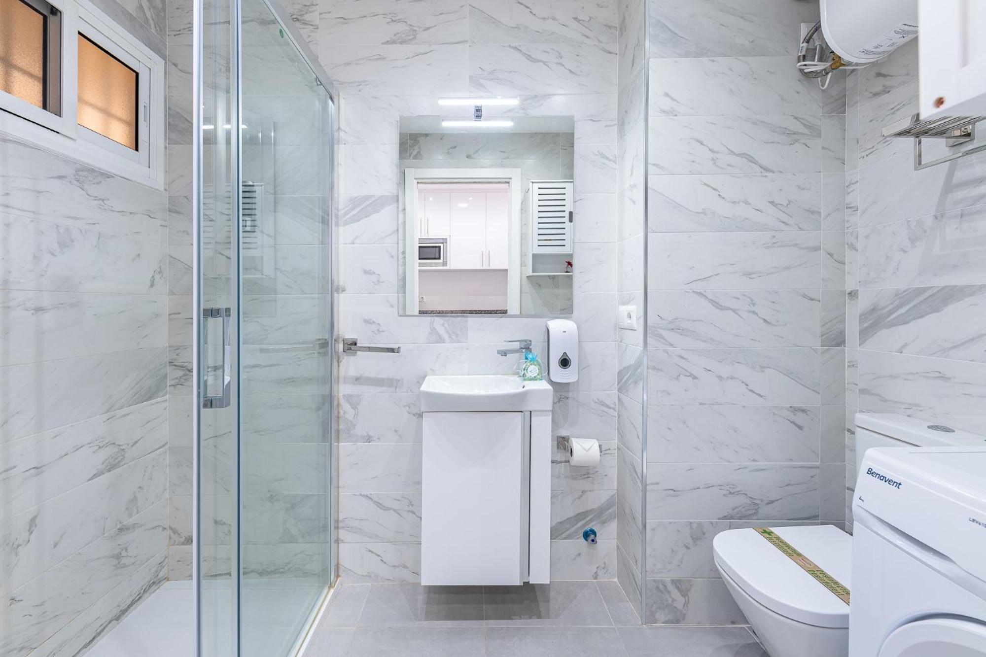 797 Rentals- Elegante Estudio Reformado En Iris * Benalmadena
