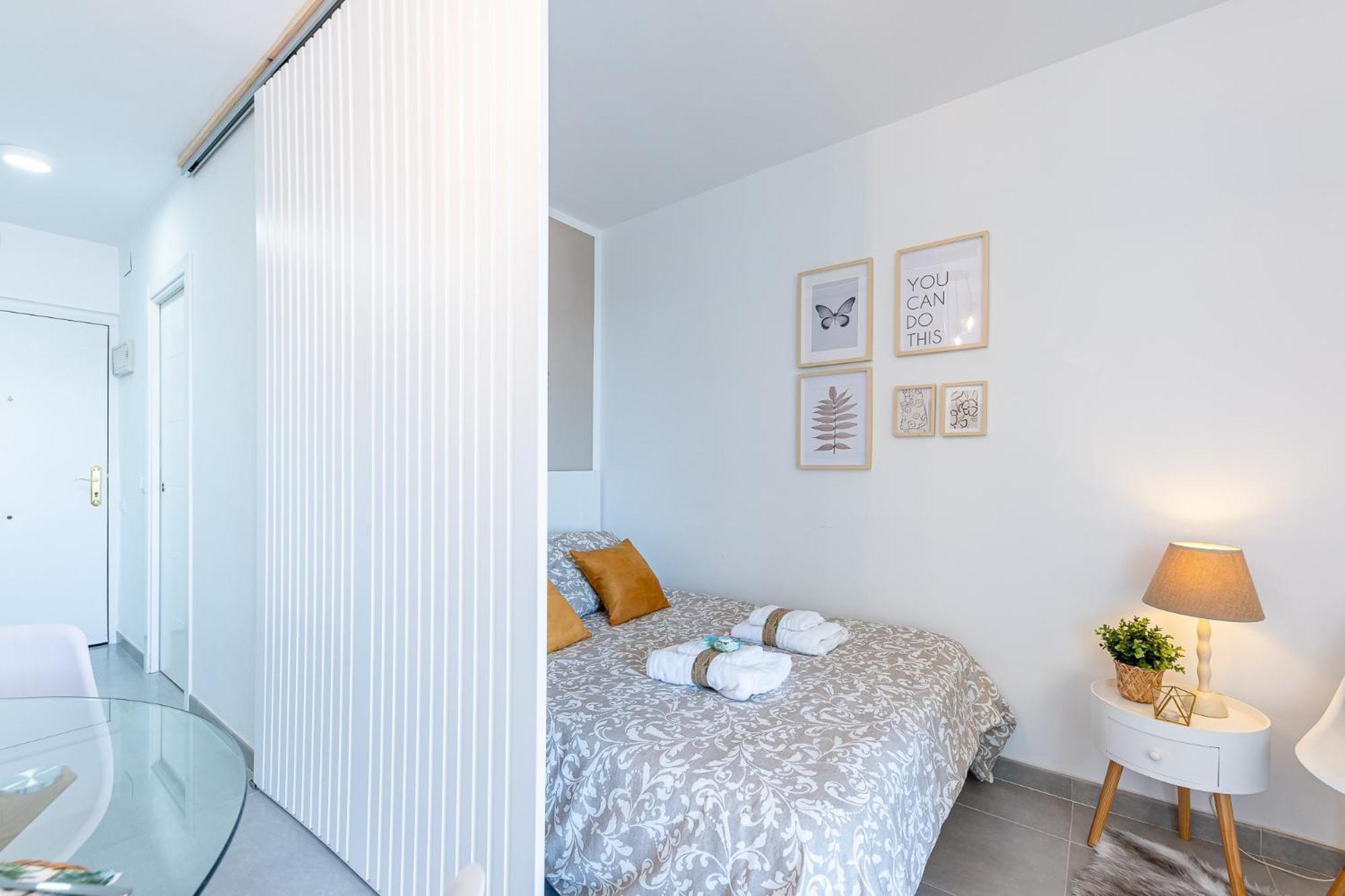 797 Rentals- Elegante Estudio Reformado En Iris * Benalmadena