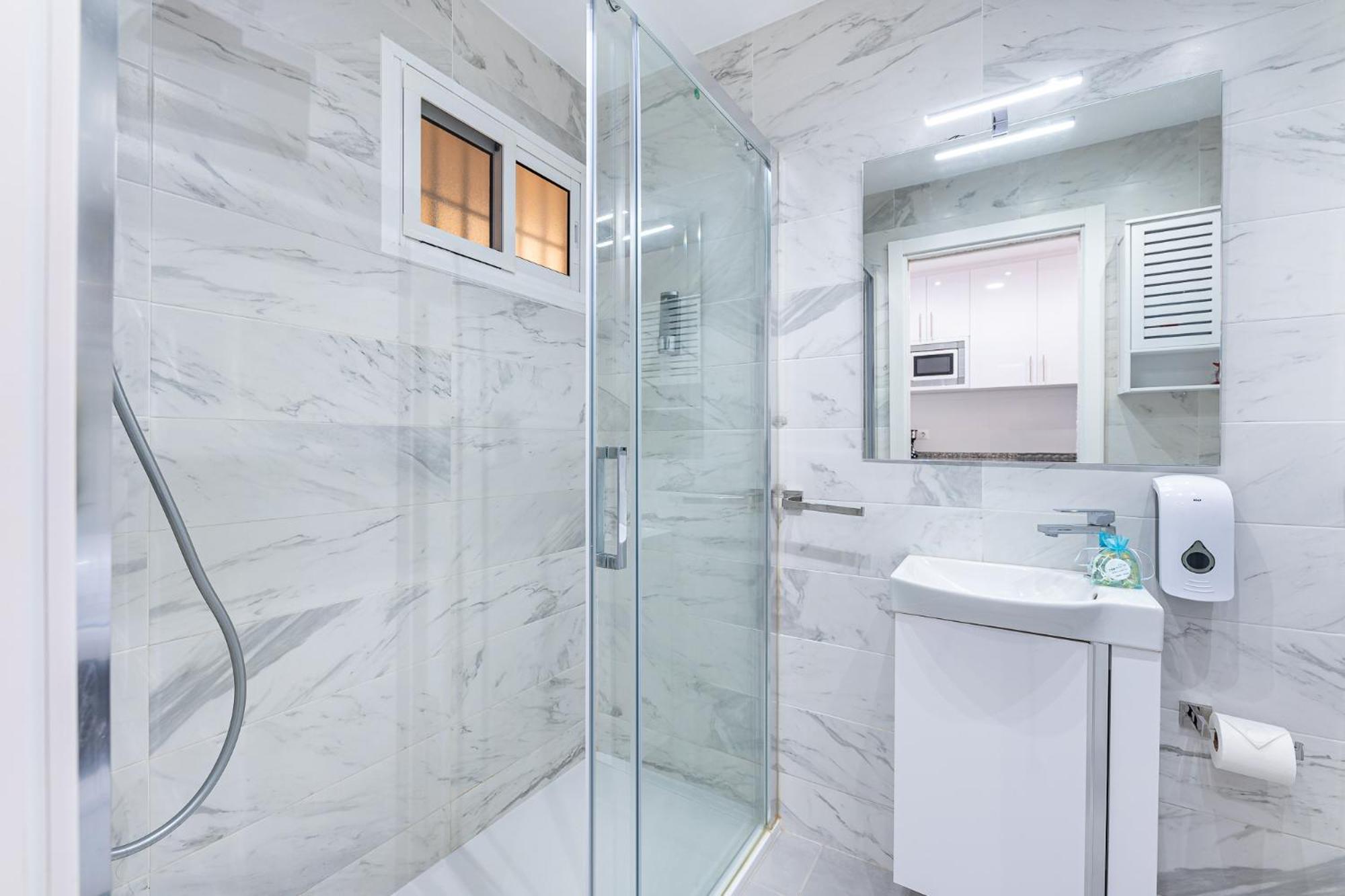 797 Rentals- Elegante Estudio Reformado En Iris