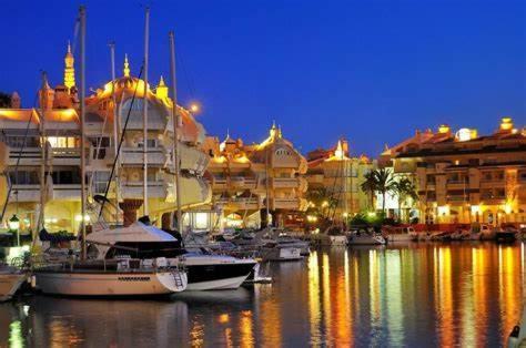 Puerto Marina Palace *