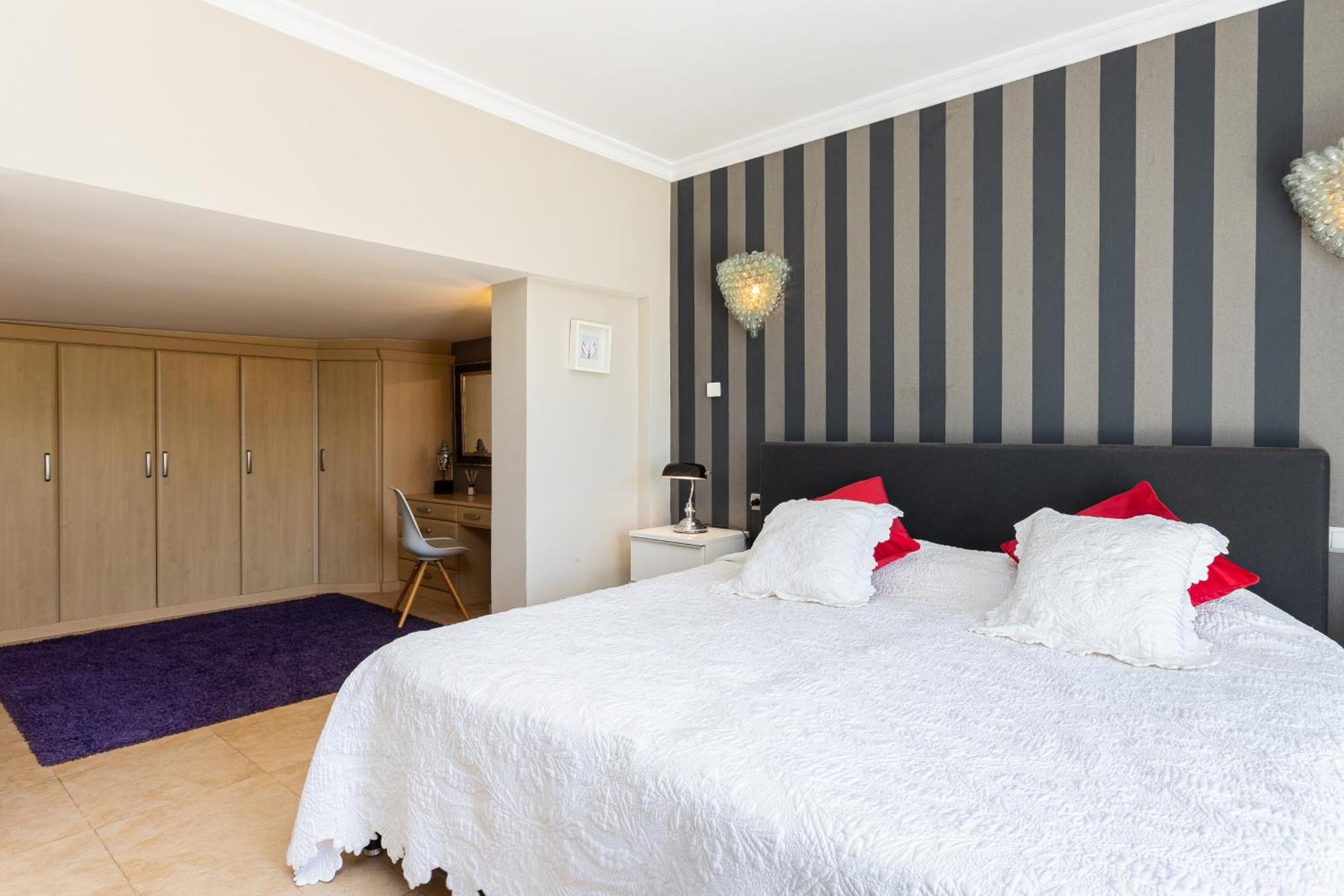 Villa La Vista - Family Friendly Private Pool, Bbq, Sauna