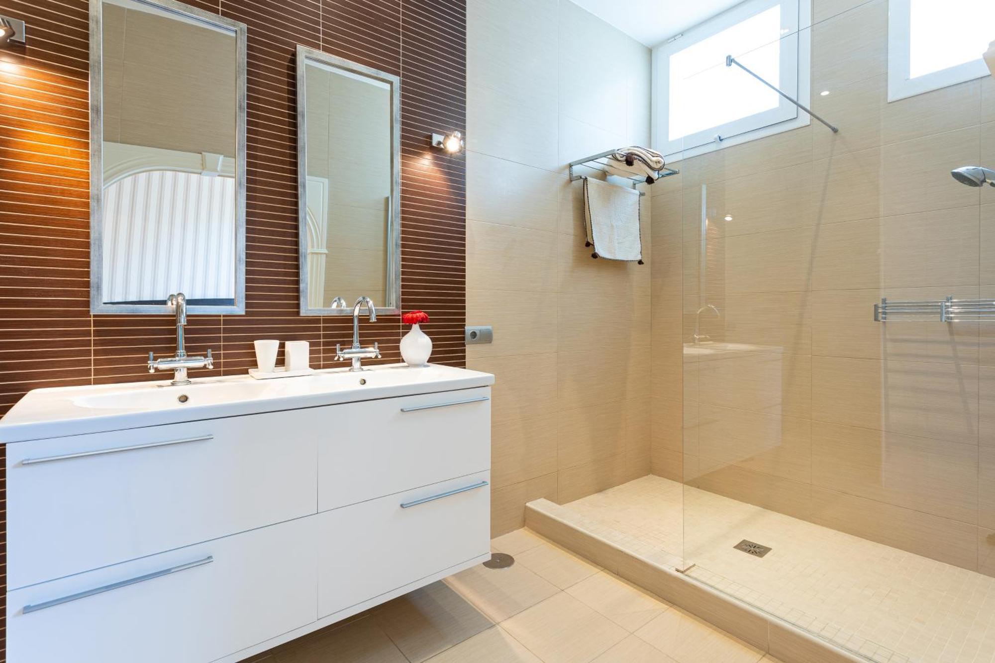 La Vista - Family Friendly Private Pool, Bbq, Sauna *