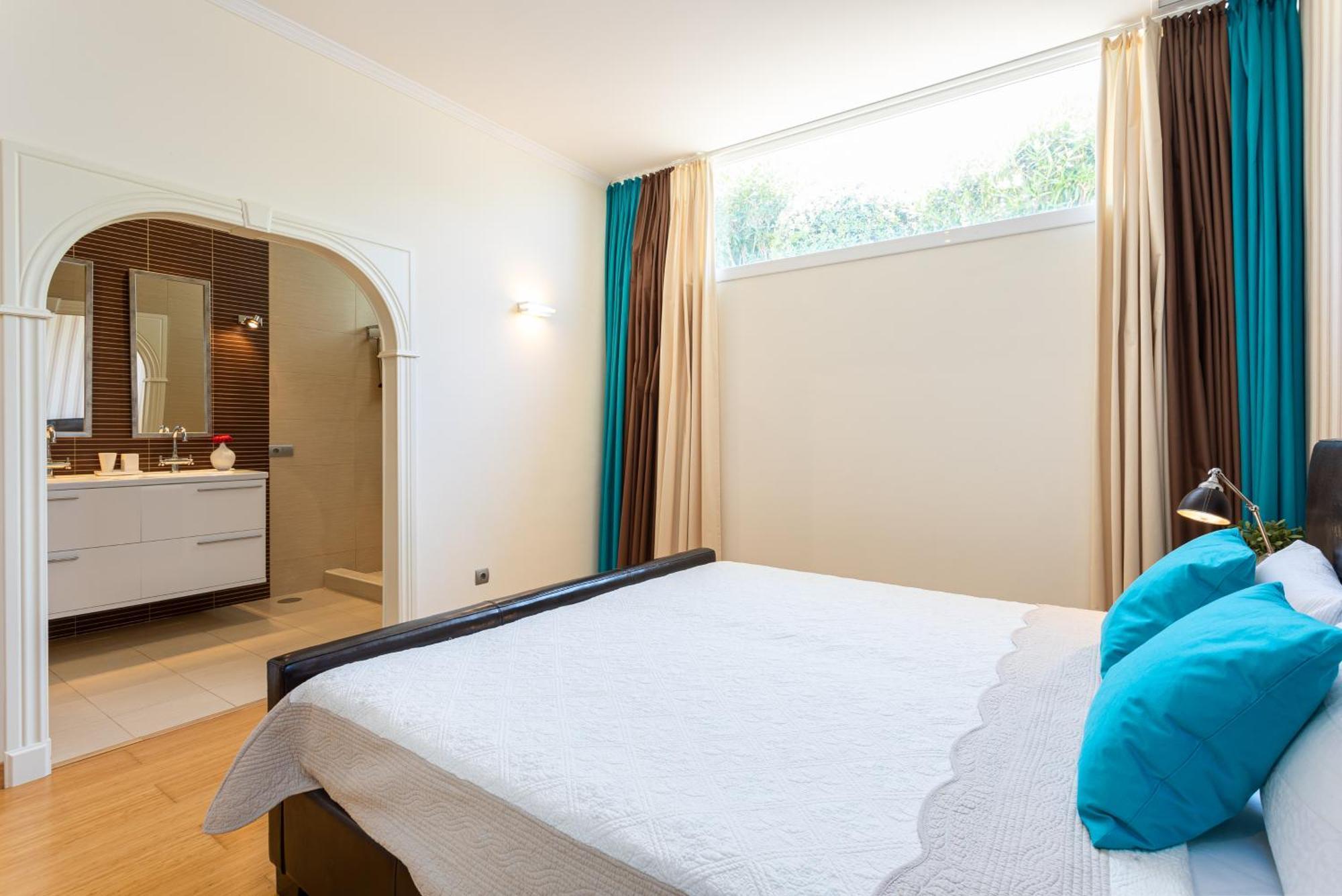 La Vista - Family Friendly Private Pool, Bbq, Sauna