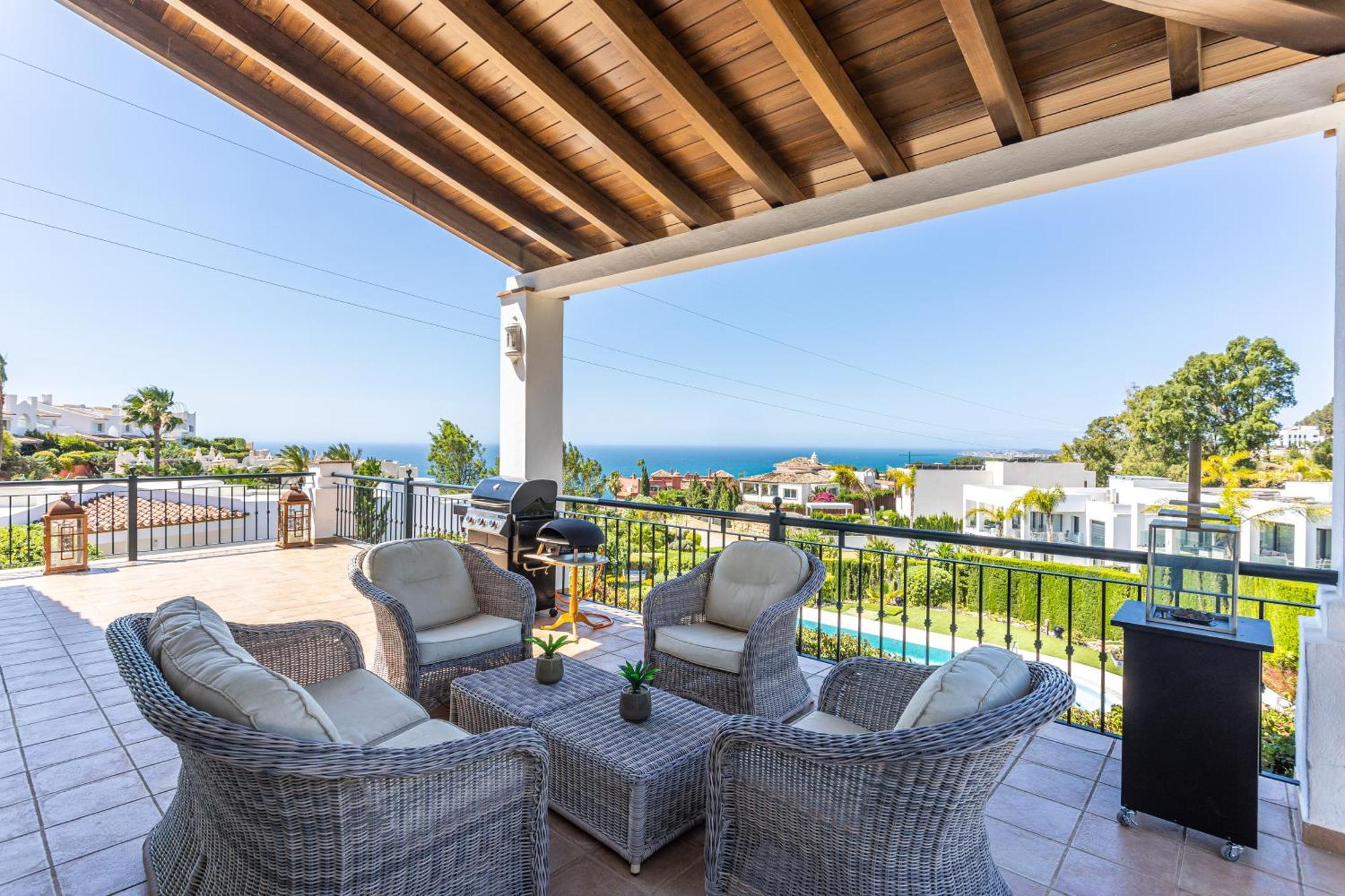 La Vista - Family Friendly Private Pool, Bbq, Sauna *