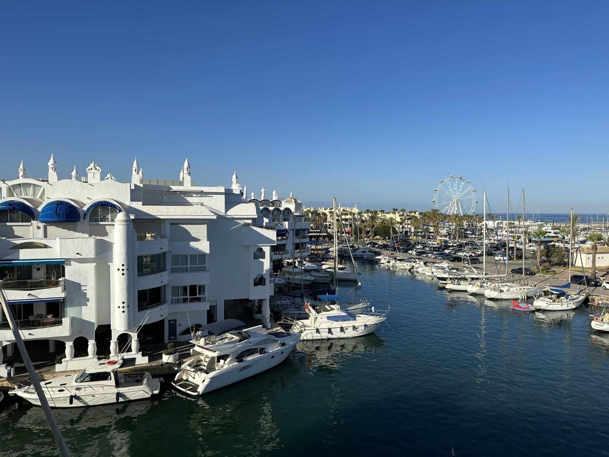 Appartement In Puerto Marina *