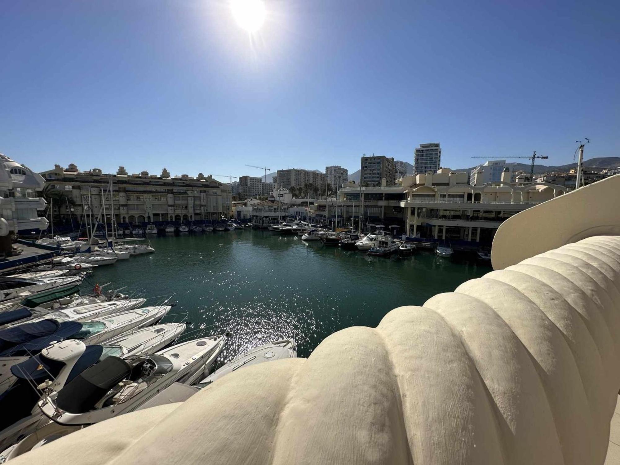 In Puerto Marina Appartement *