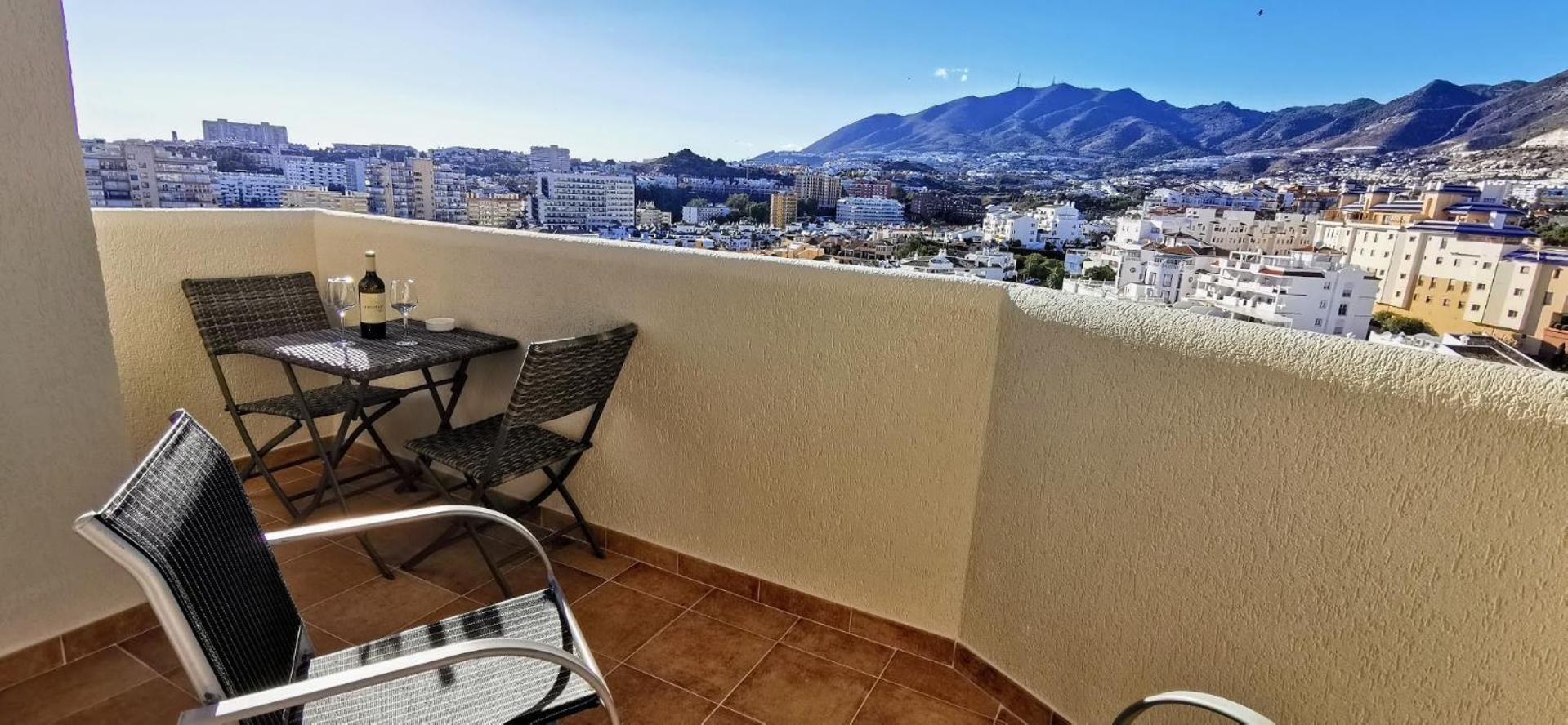 Front Line Sea View 1 Bedroom Large Apartment *