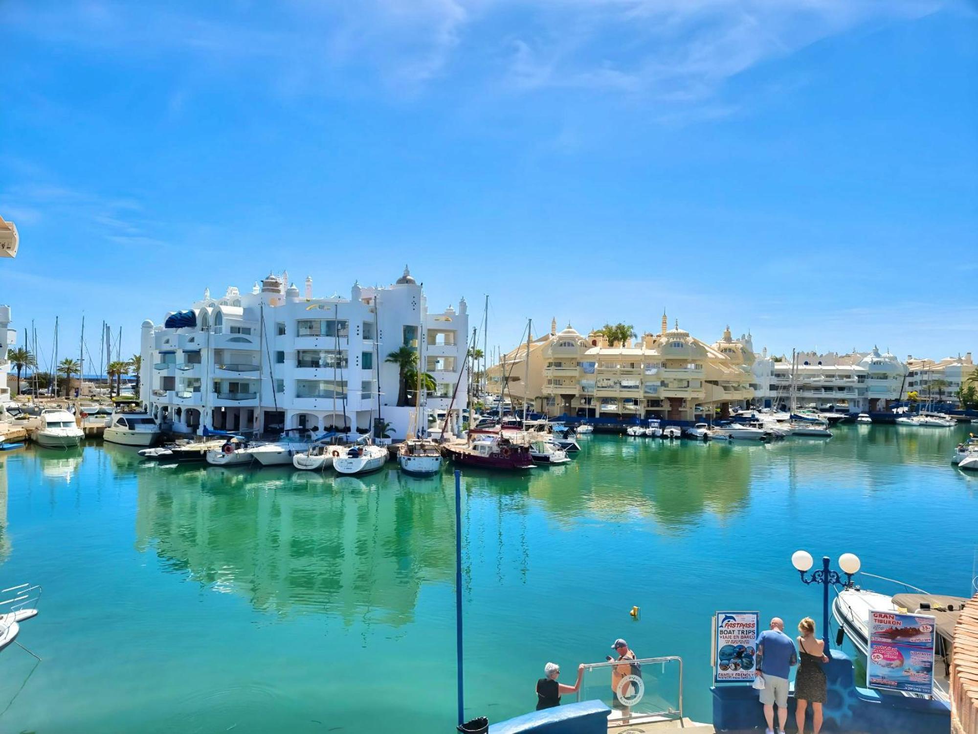 Apartment Pleasant With Sea View In 30 M² Pool Benalmadena