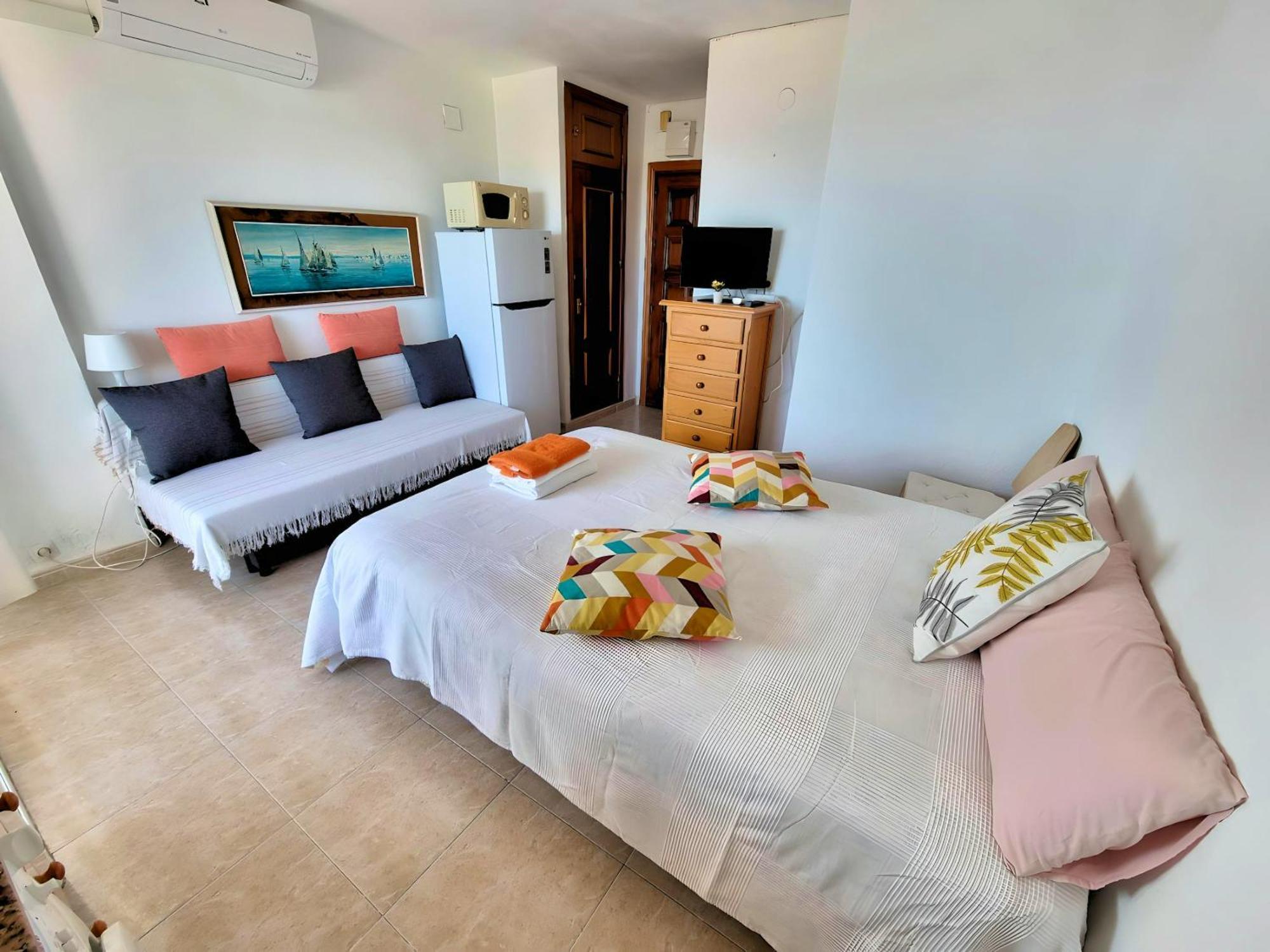 Pleasant With Sea View In 30 M² Pool *