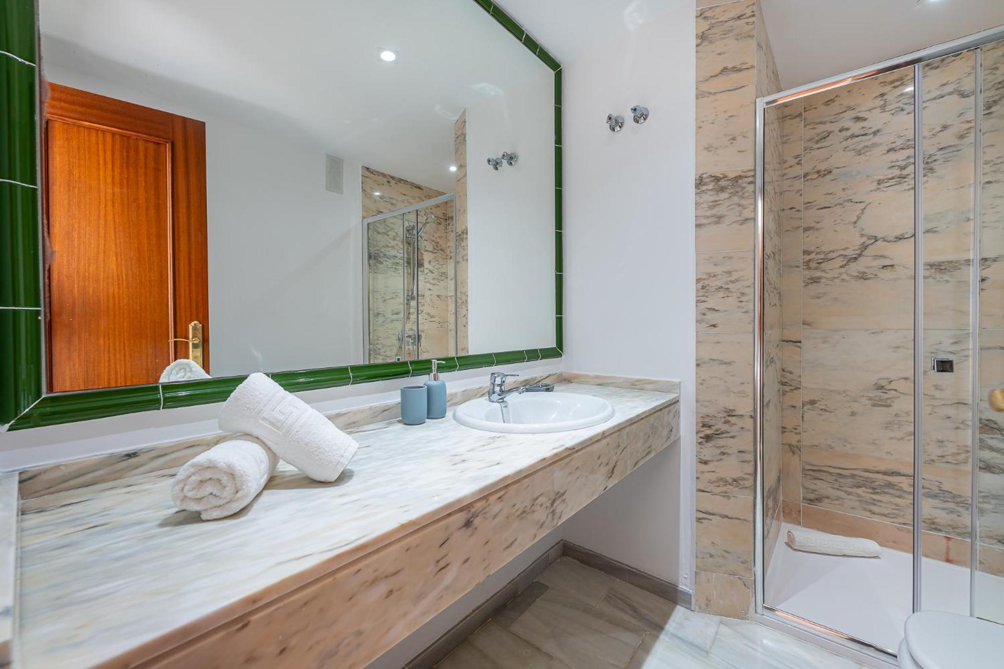 Chalet In Torrequebrada Residencial Golf Urbanization Vakantiehuis