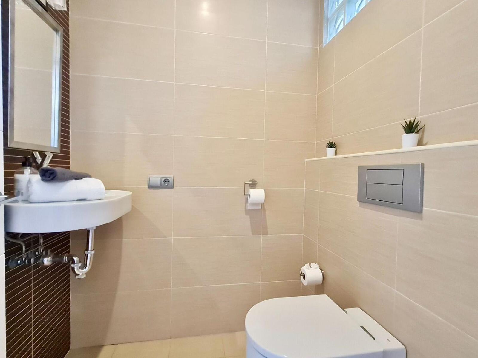 La Vista - Family Friendly Private Pool, Bbq, Sauna