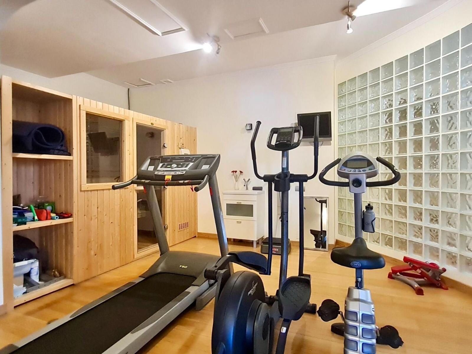 La Vista - Family Friendly Private Pool, Bbq, Sauna
