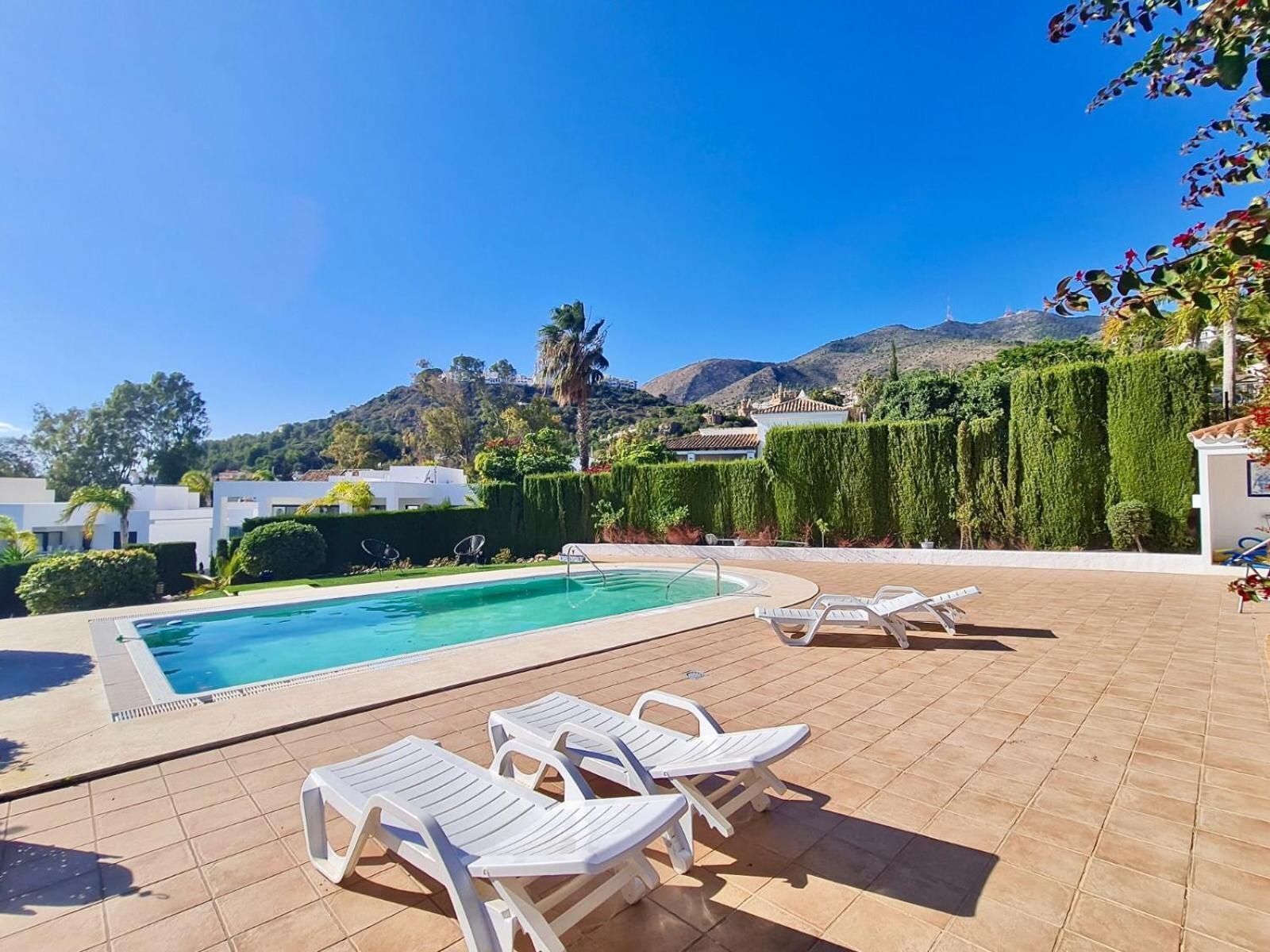 La Vista - Family Friendly Private Pool, Bbq, Sauna
