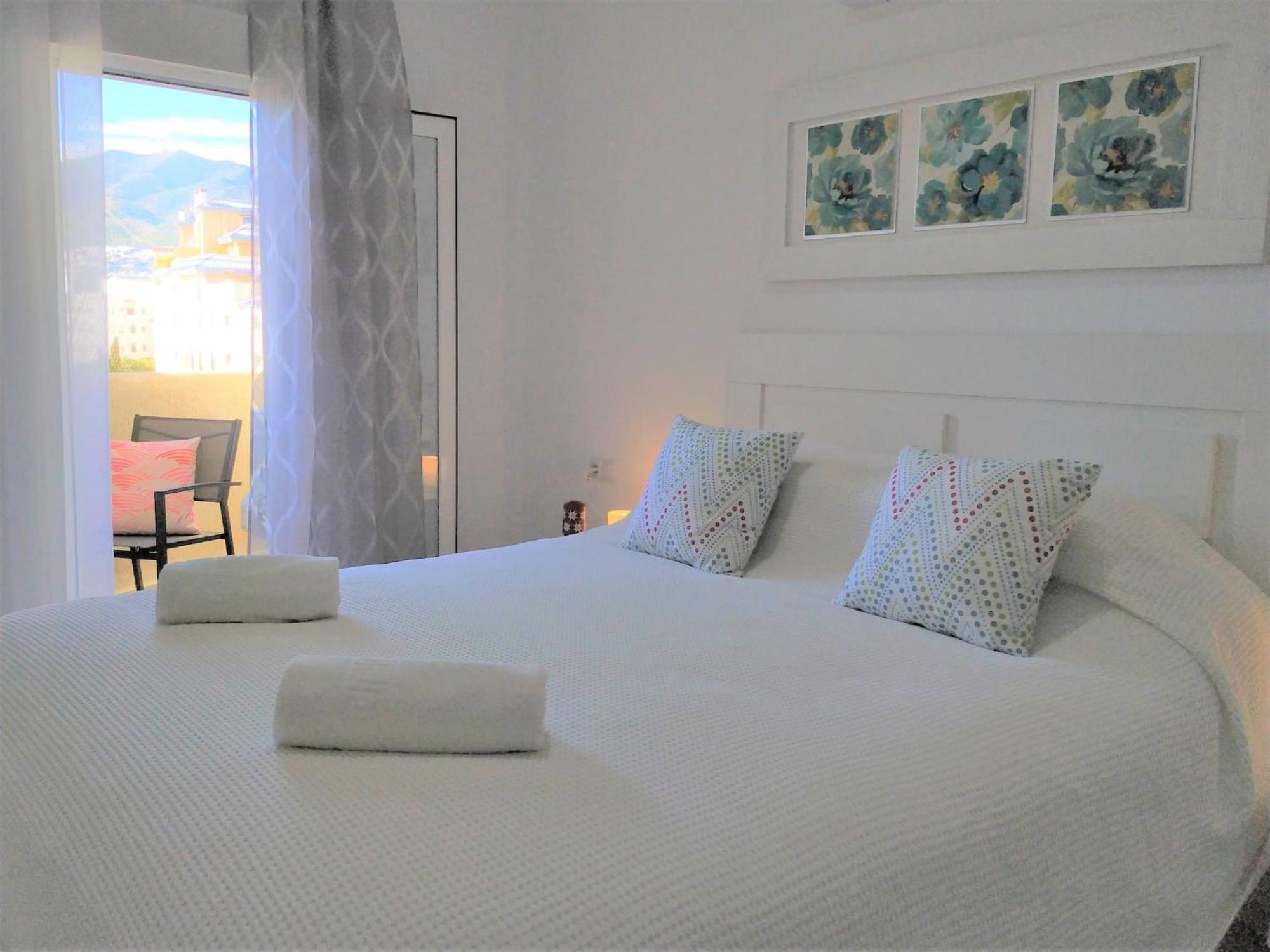 Deluxe In Benalbeach With Views *