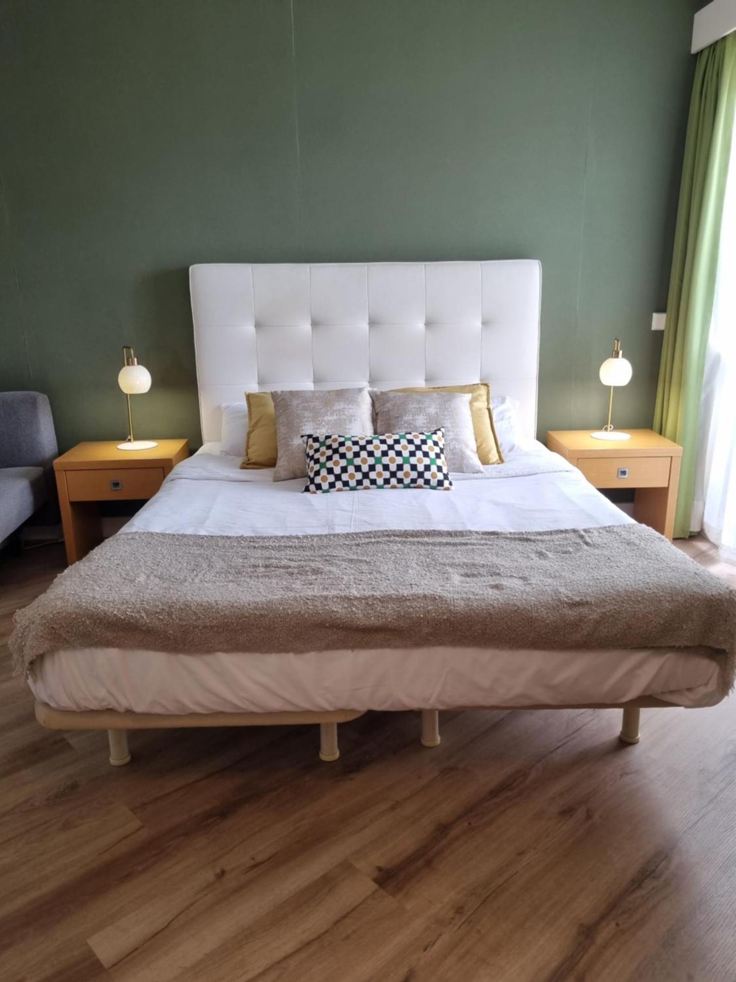 Appartement Benalbeach. 1º Linea De Playa.