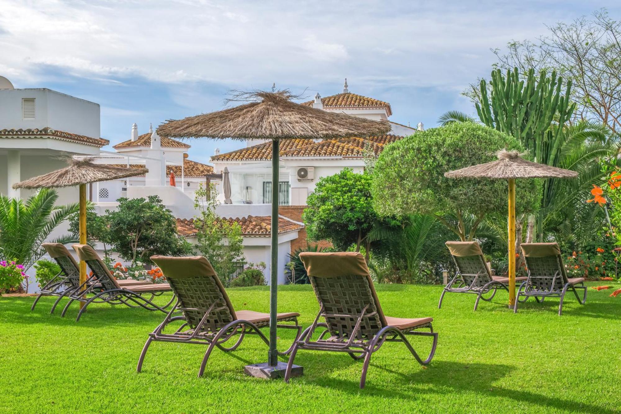 Royal Oasis Club At Pueblo Quinta Aparthotel 3*