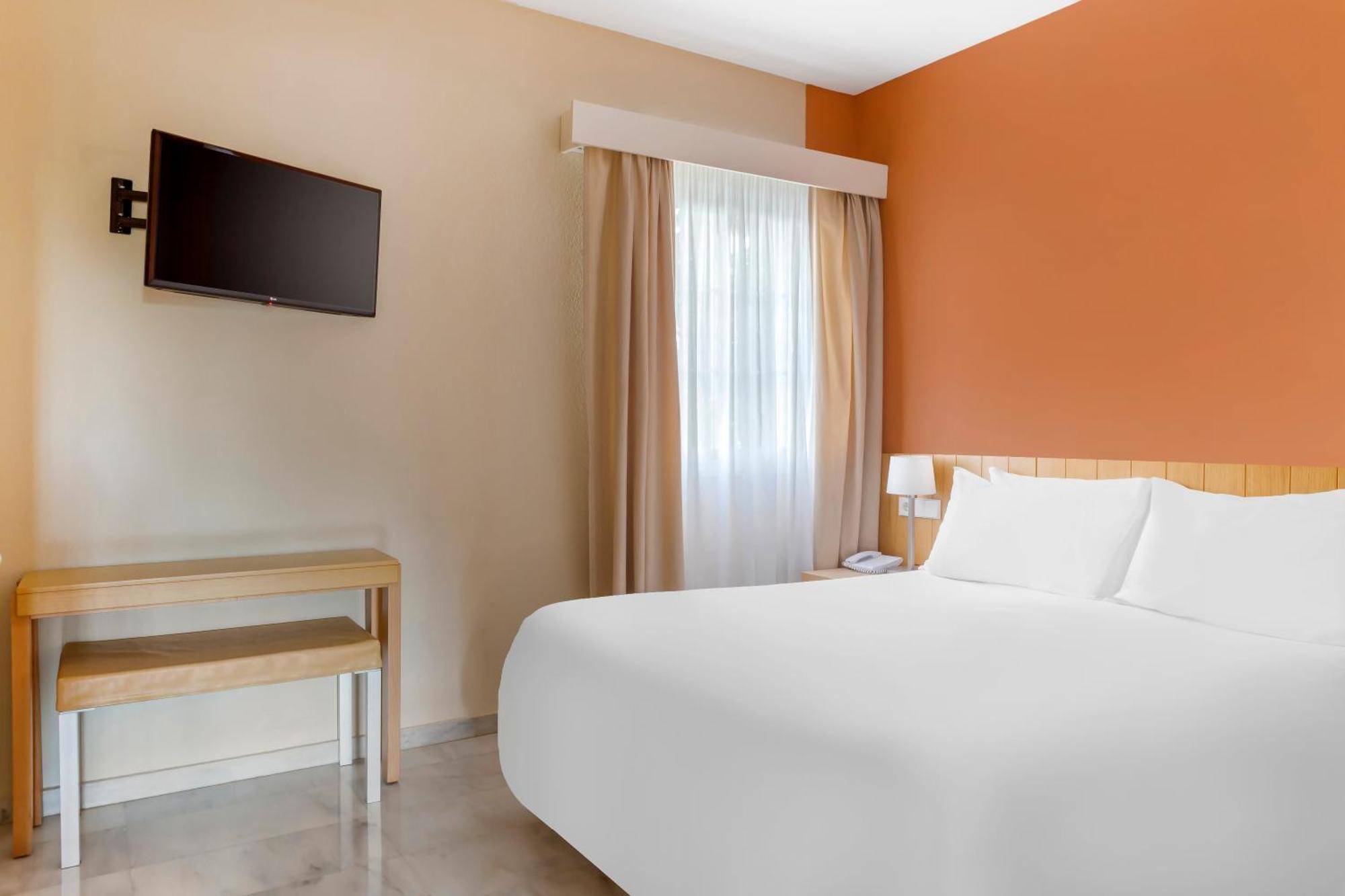 Royal Oasis Club At Pueblo Quinta Aparthotel Benalmádena