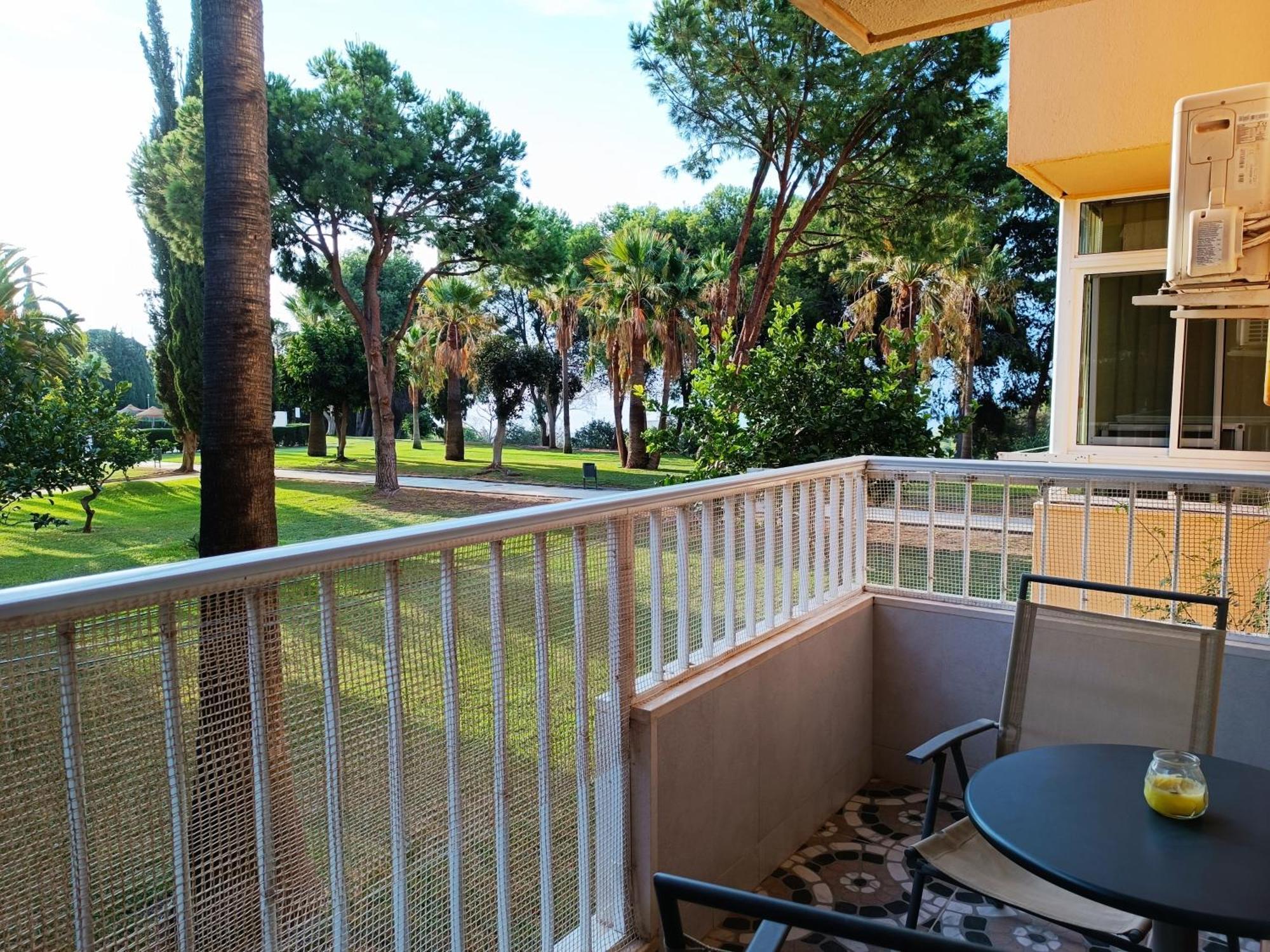 Aga: Beachfront With Sea View Terrace Apartment Benalmadena