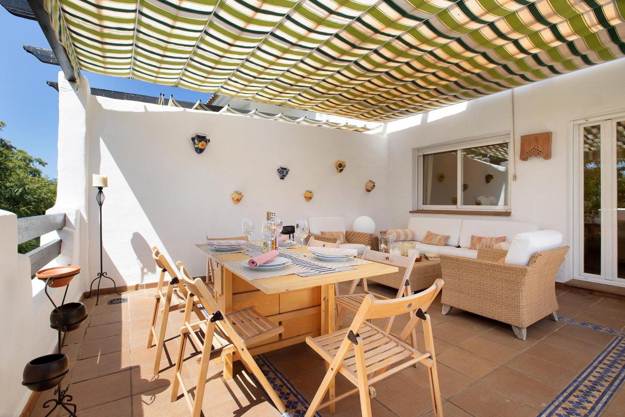 Lovely Open Terrace Beach Apartment *