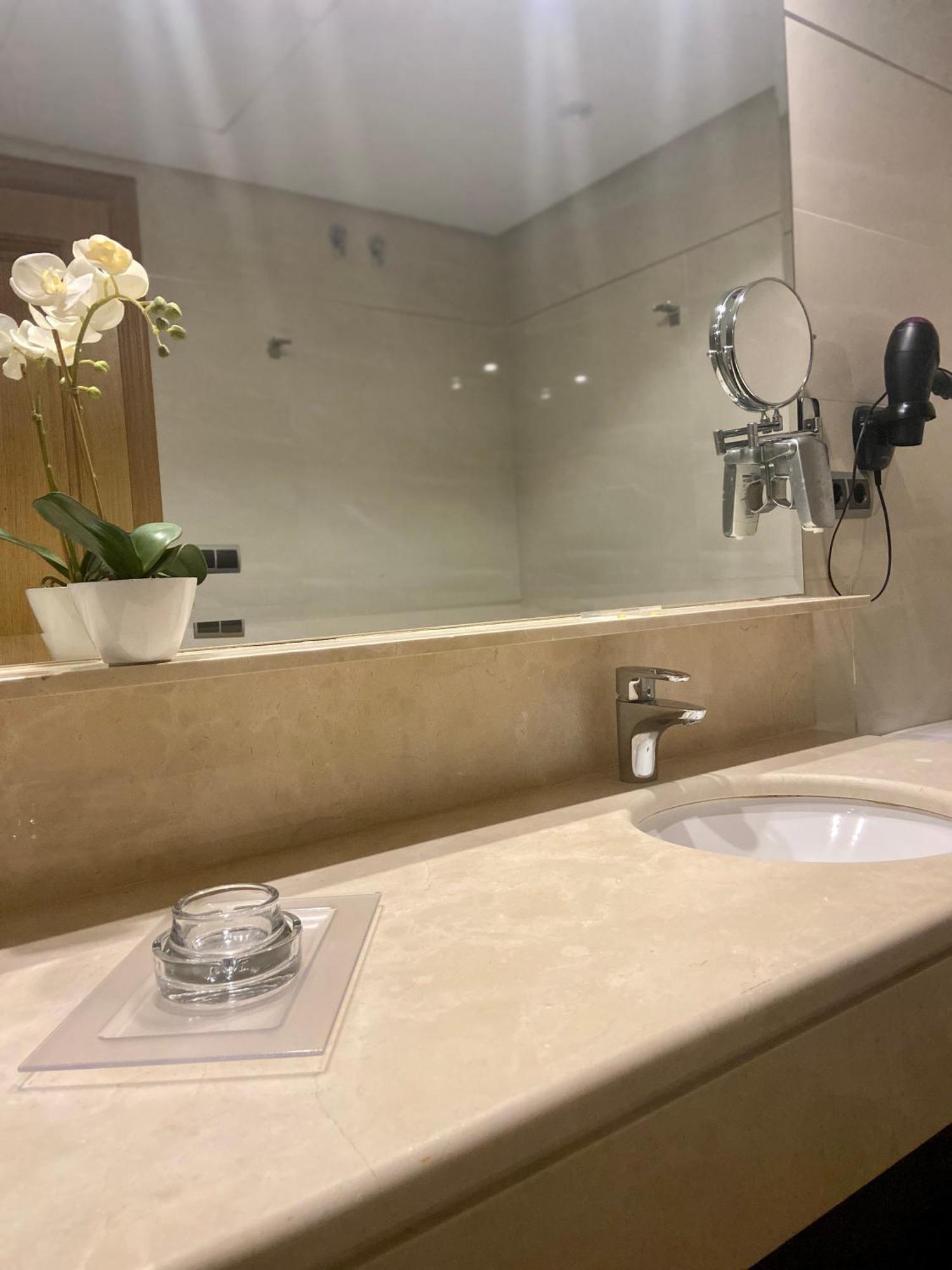 Aparthotel Artplatinum Suites&apartments Benalmadena
