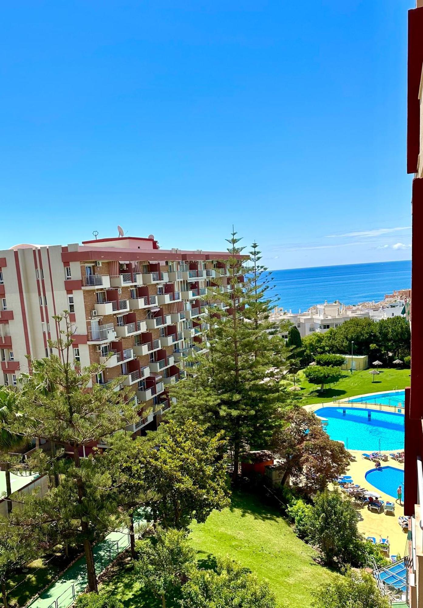 Minerva Estudio White Jasmine, And Pool Benalmadena