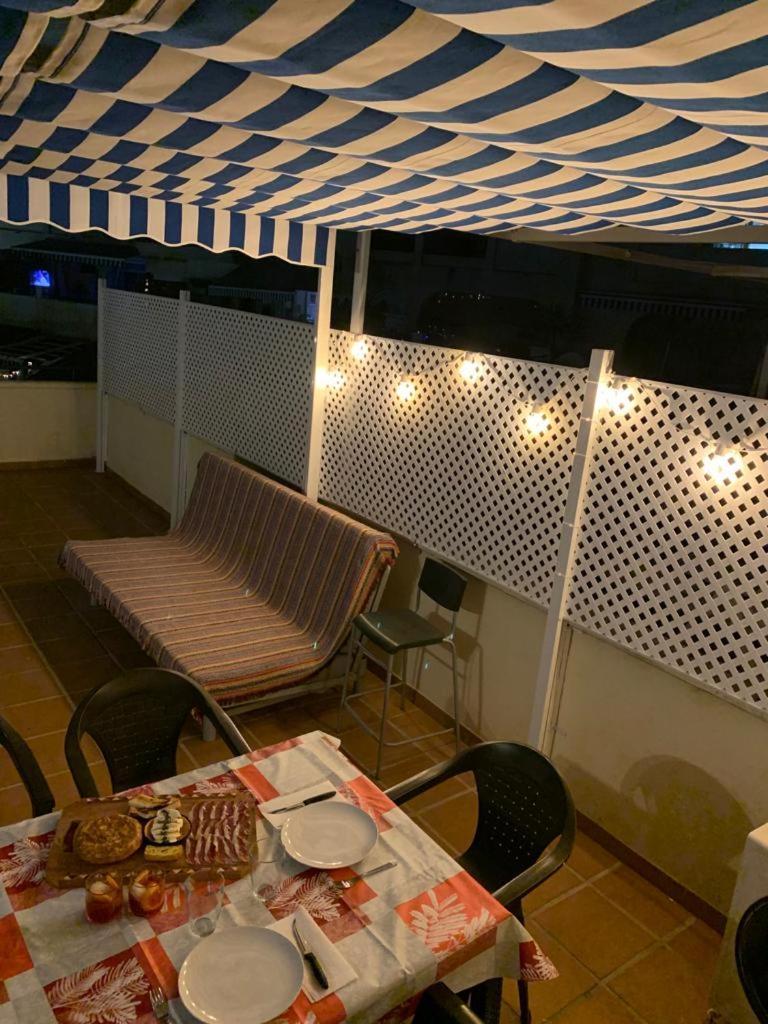 Encantador Piso Con Terraza Y Piscina Appartement Benalmádena