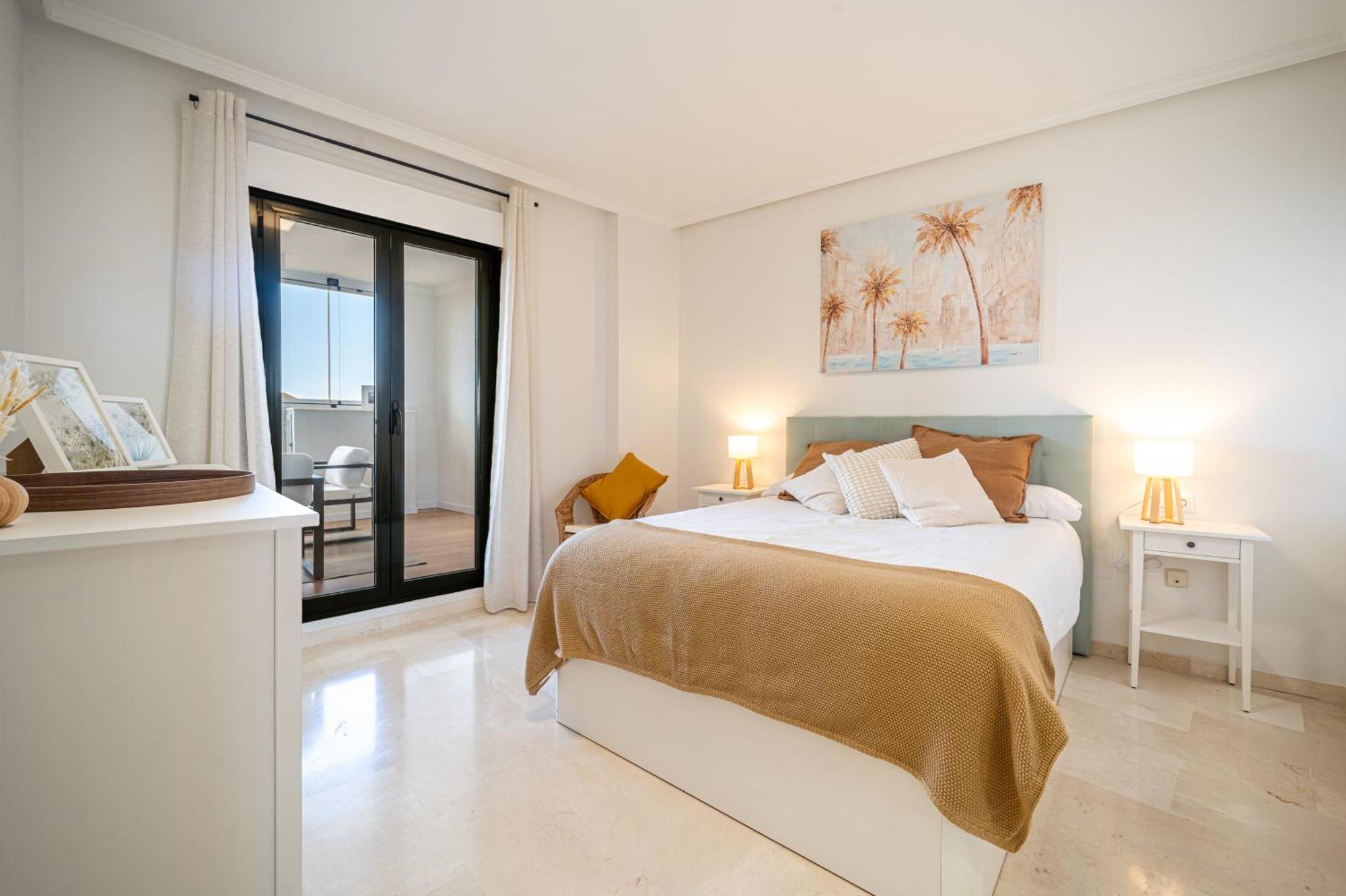 Wonderful Golf & With Front Seaview And Pool Apartment