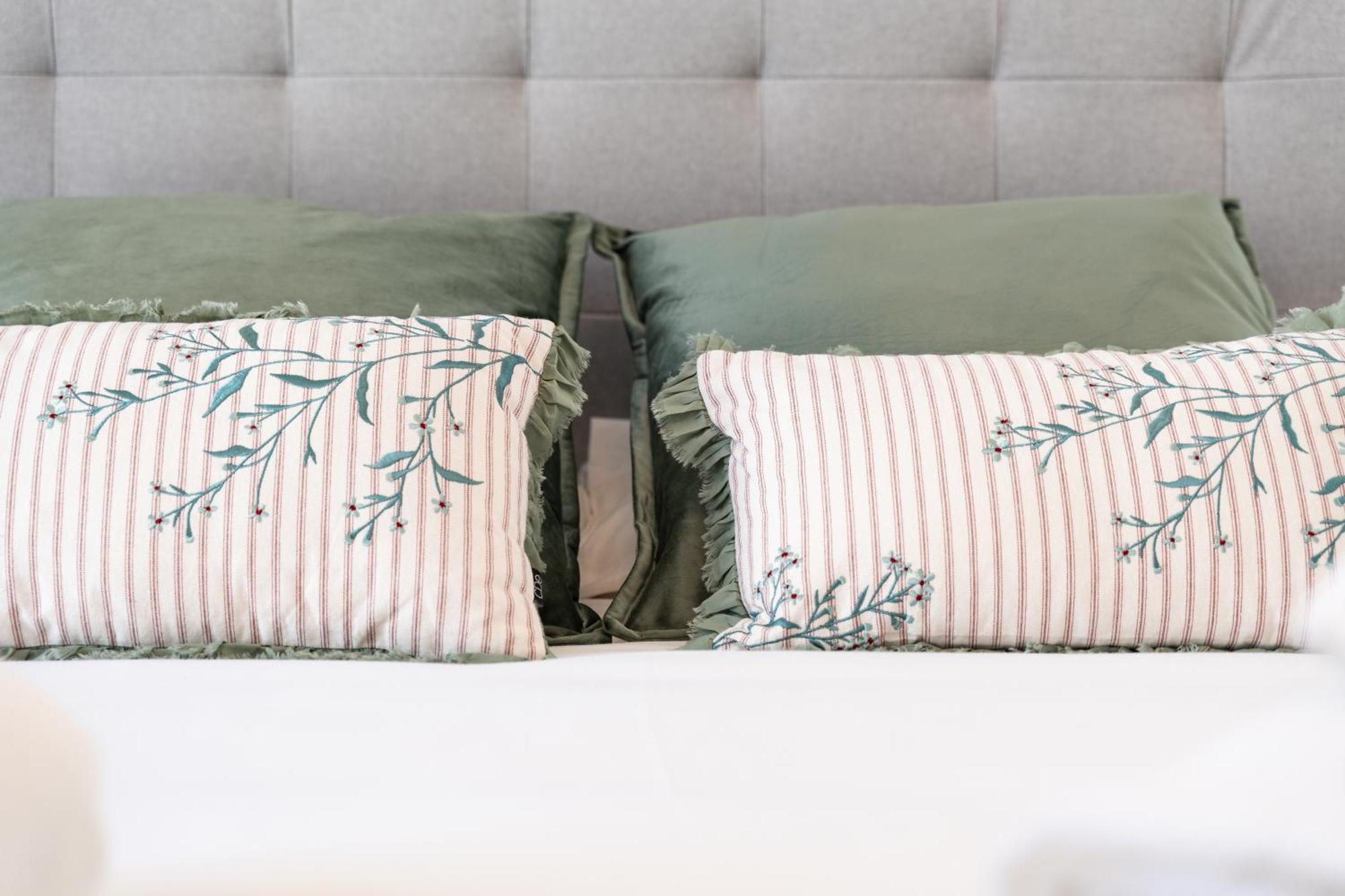 Bhost - Carmenes Appartement
