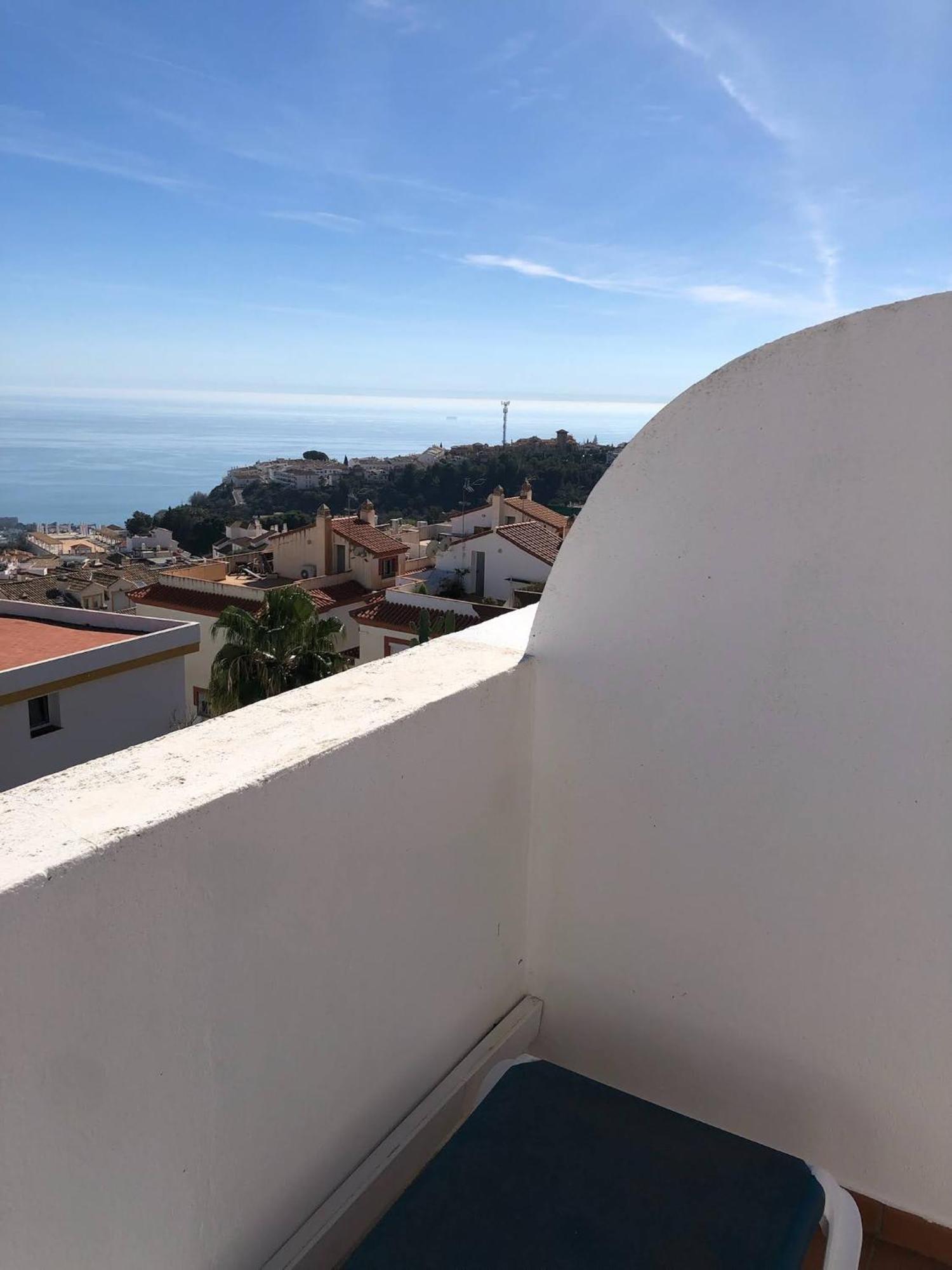 Stunning Penthouse With Sea Views,solarium,pool & Parking Benalmádena