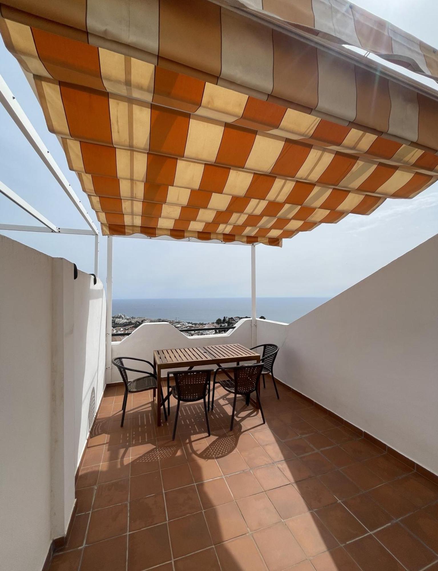 Apartment Stunning Penthouse With Sea Views,solarium,pool & Parking Benalmádena