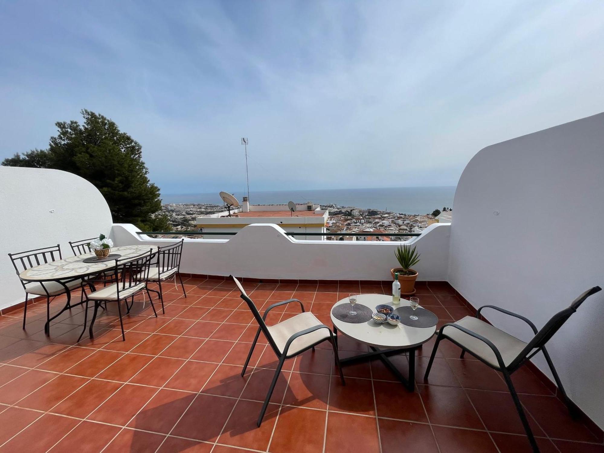 Stunning Penthouse With Sea Views,solarium,pool & Parking Apartment Benalmádena