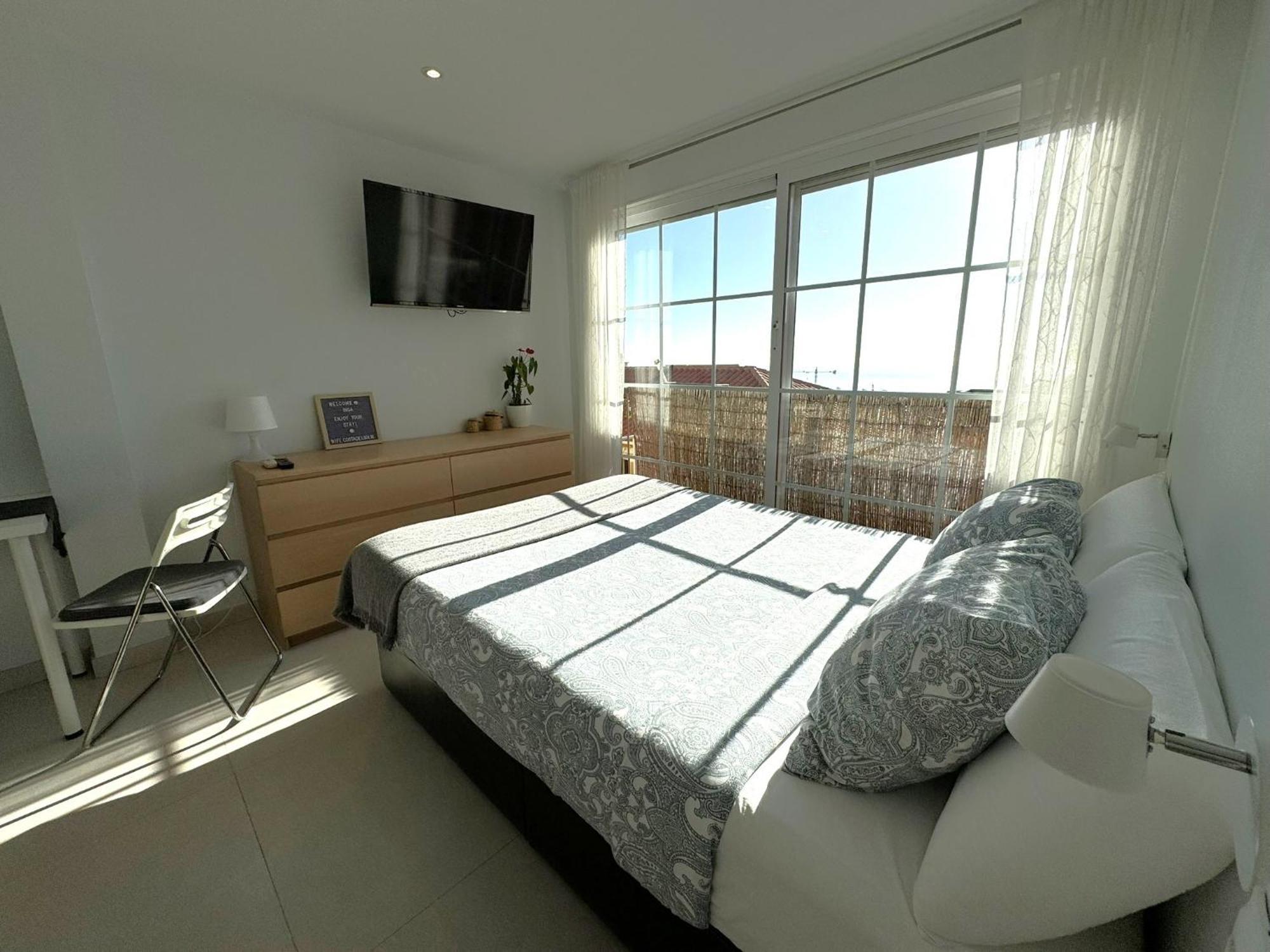 Peaceful With Amazing Sea Views And Free Parking