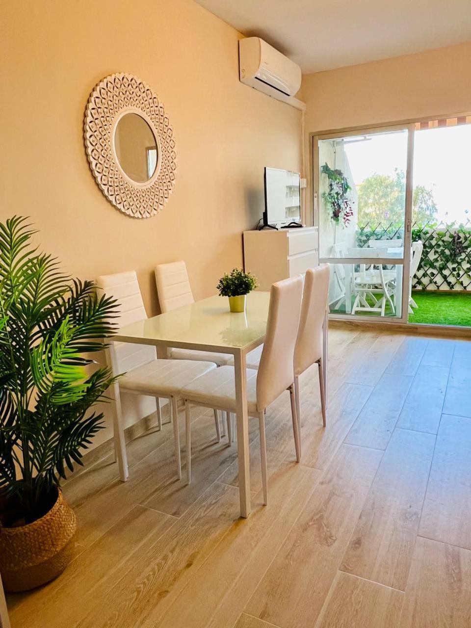 Apartment Benal Beach, Benalmadena, Costa Del Sol *
