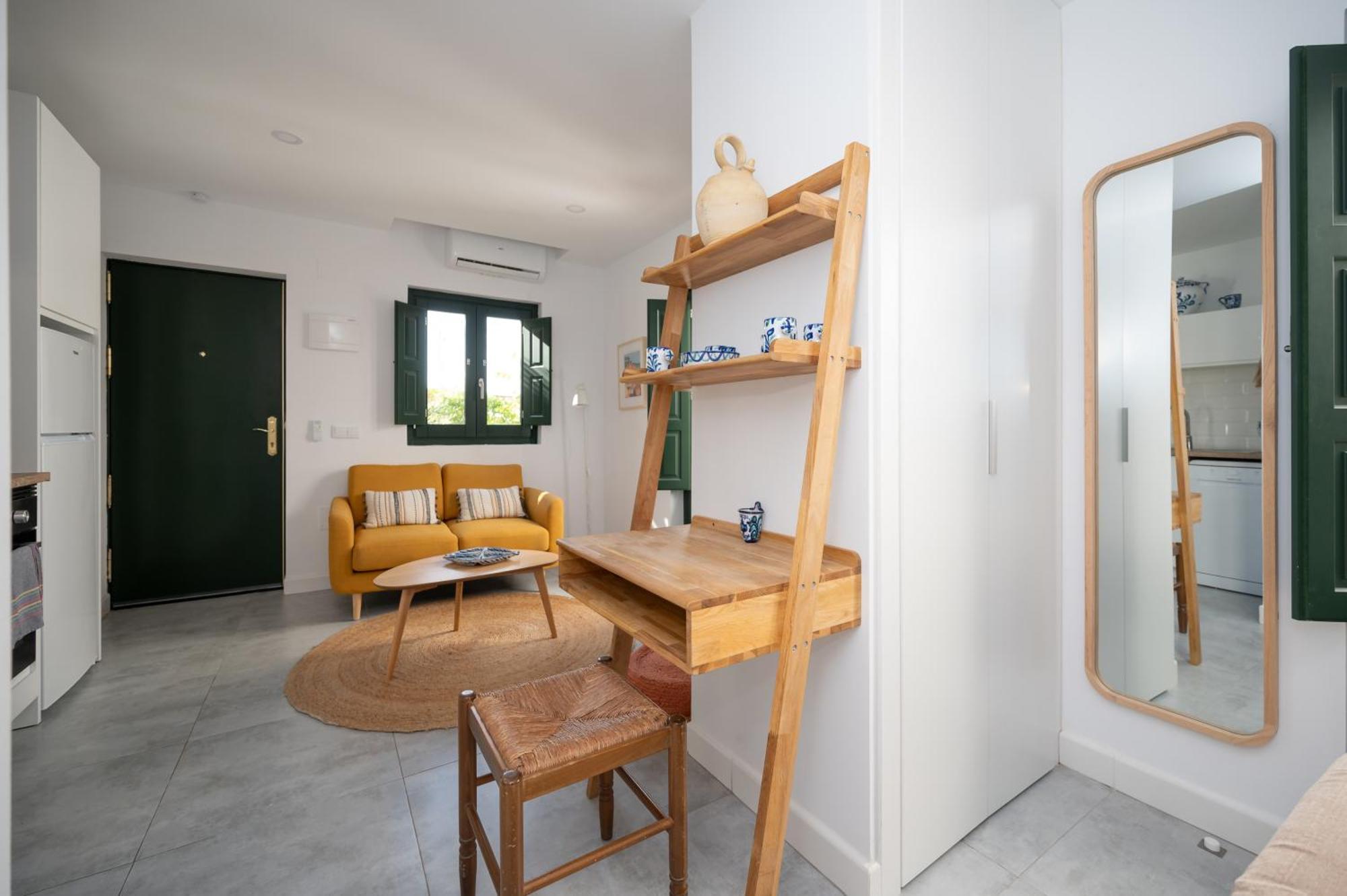 Apartment Lovely House In Peaceful Courtyard Benalmadena