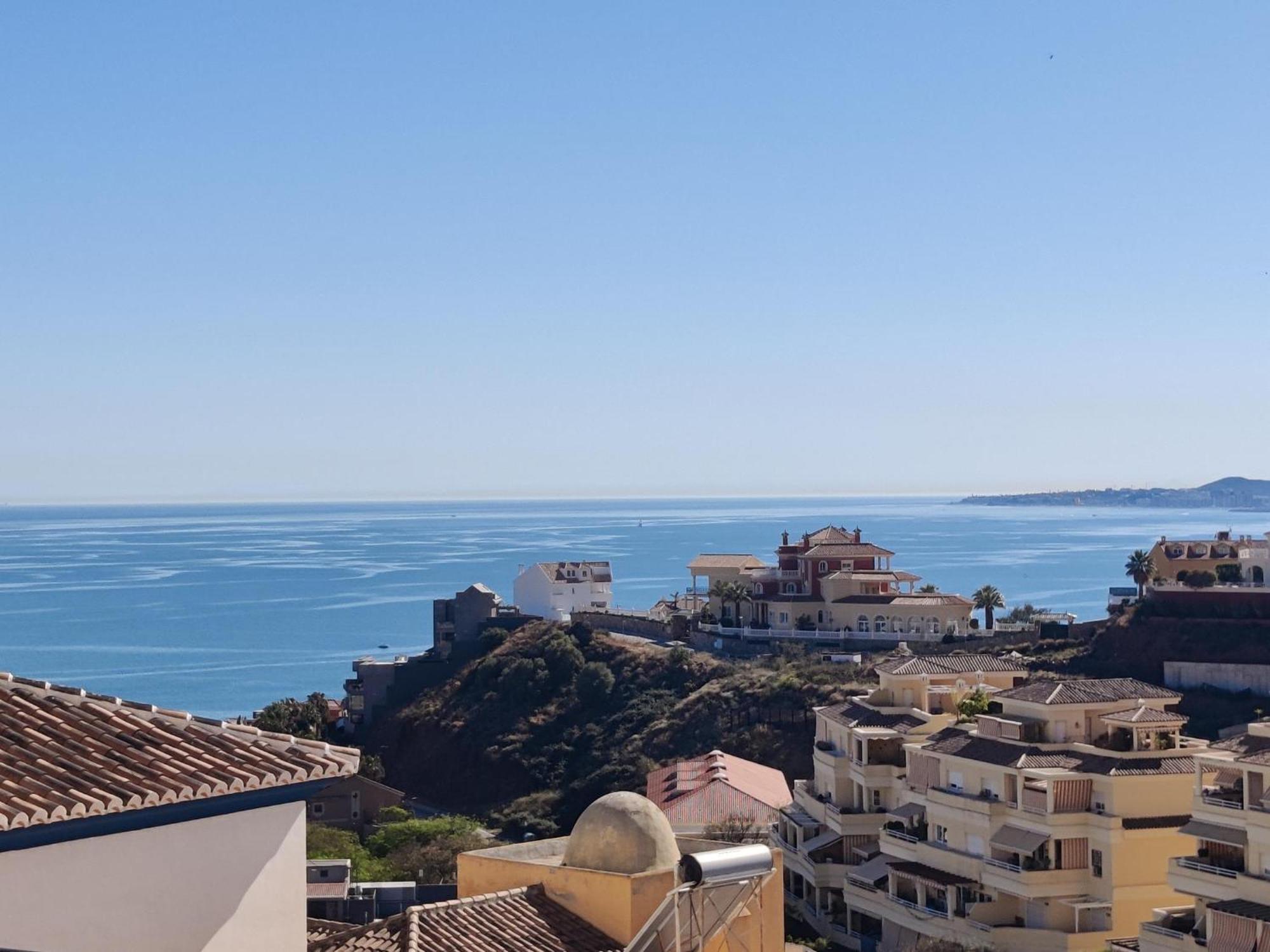 Cosy 1 Bed 50m2 Terrace Apartment *