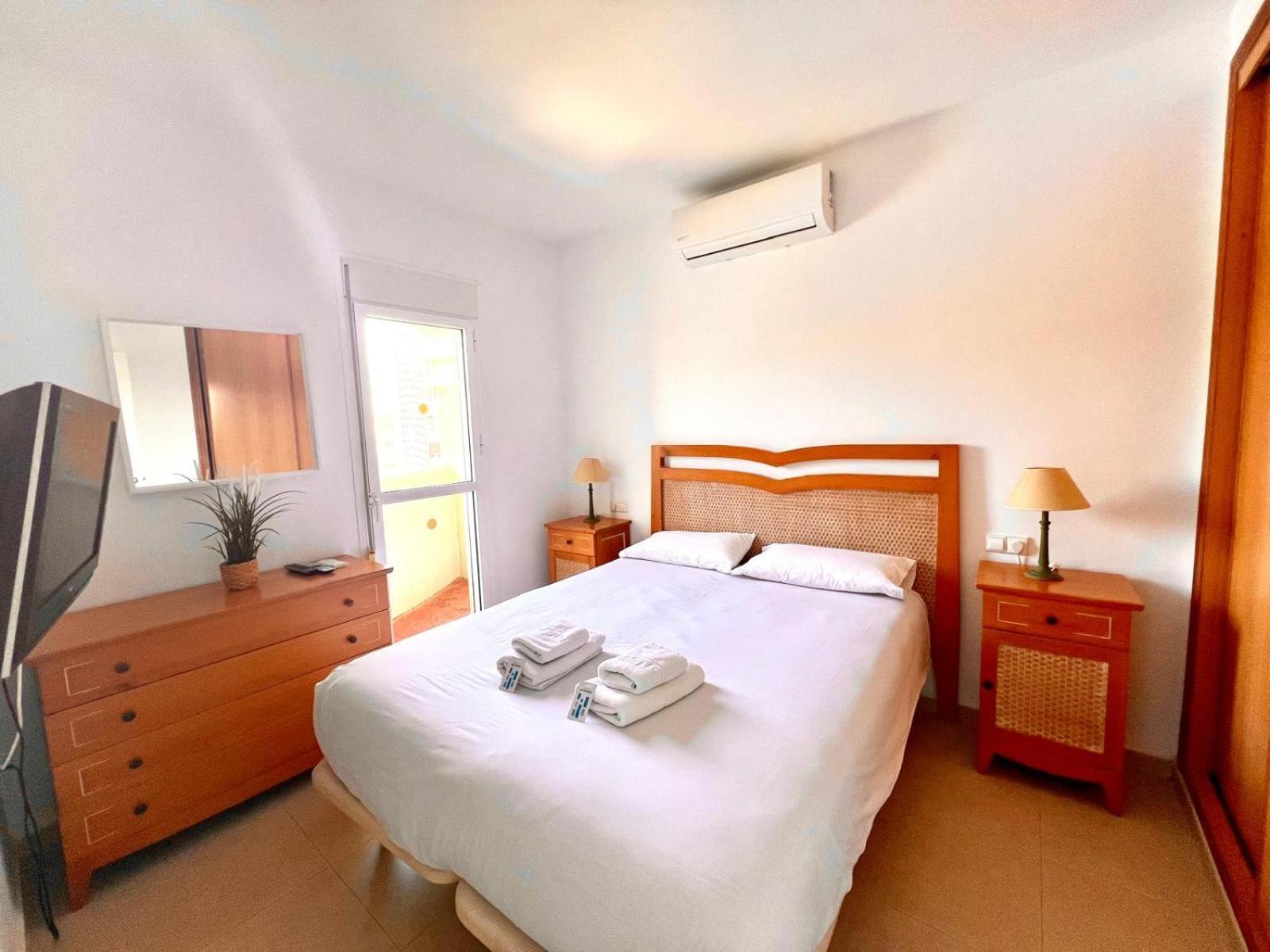 Large Terrace Sea & Mountain Benalbeach Apartment *