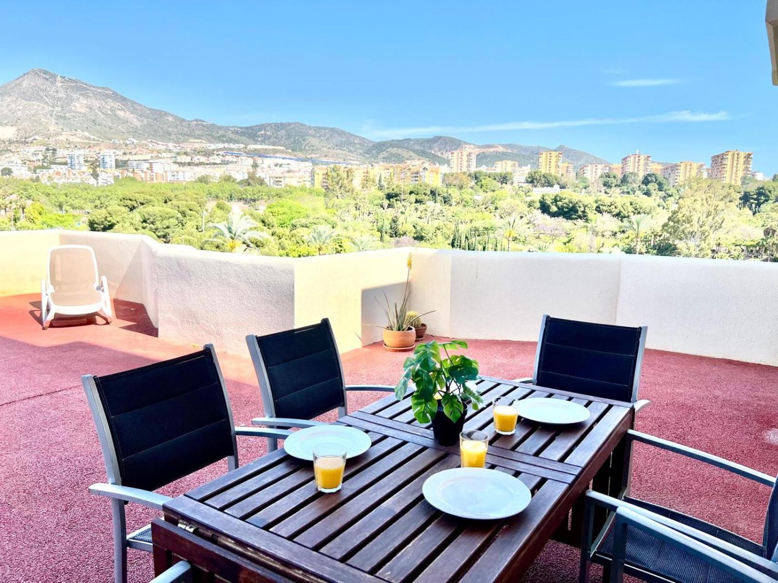Large Terrace Sea & Mountain Benalbeach Apartment *