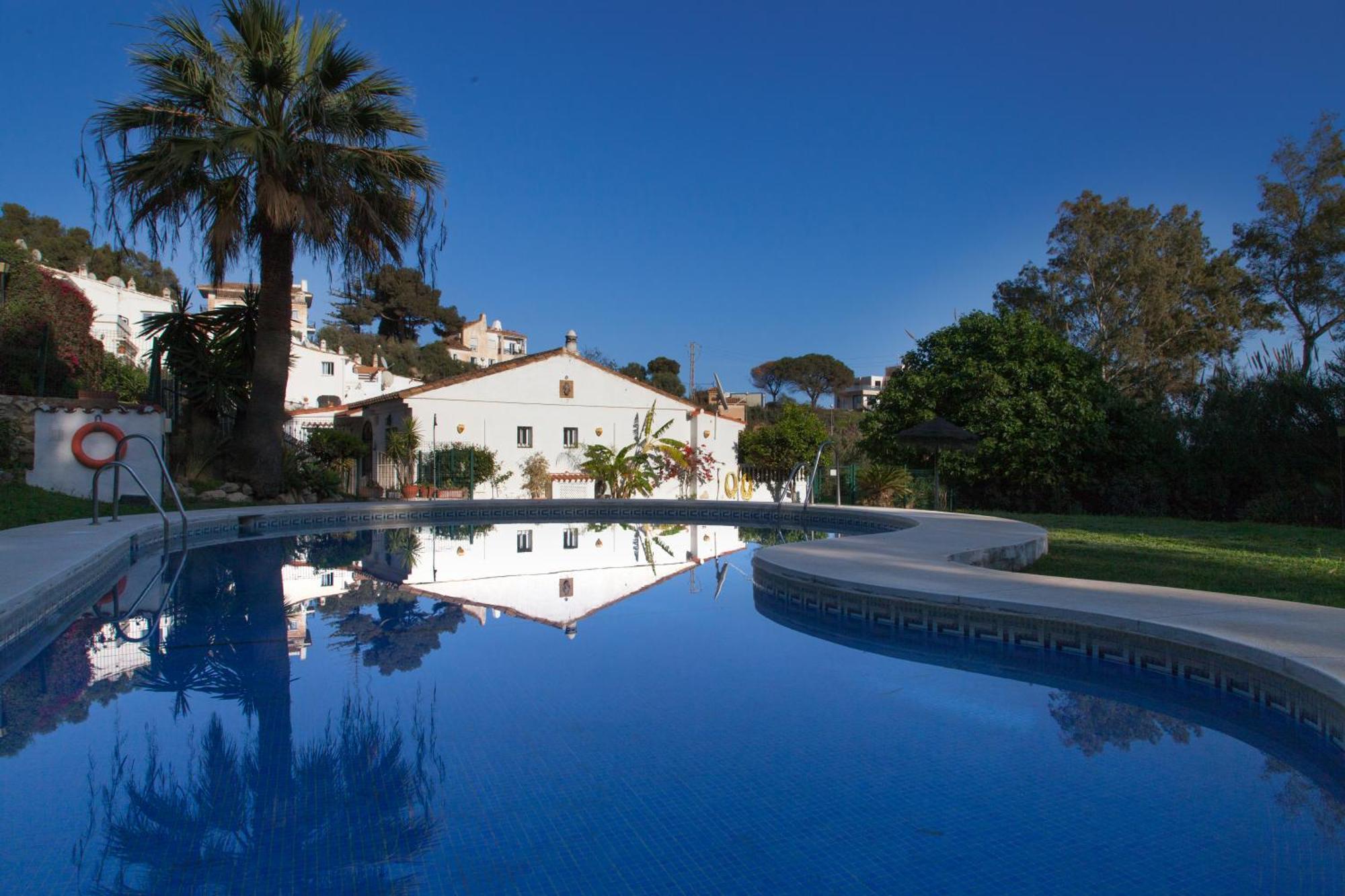 Holiday home Agradable Adosado Con Piscina La Hidalga *