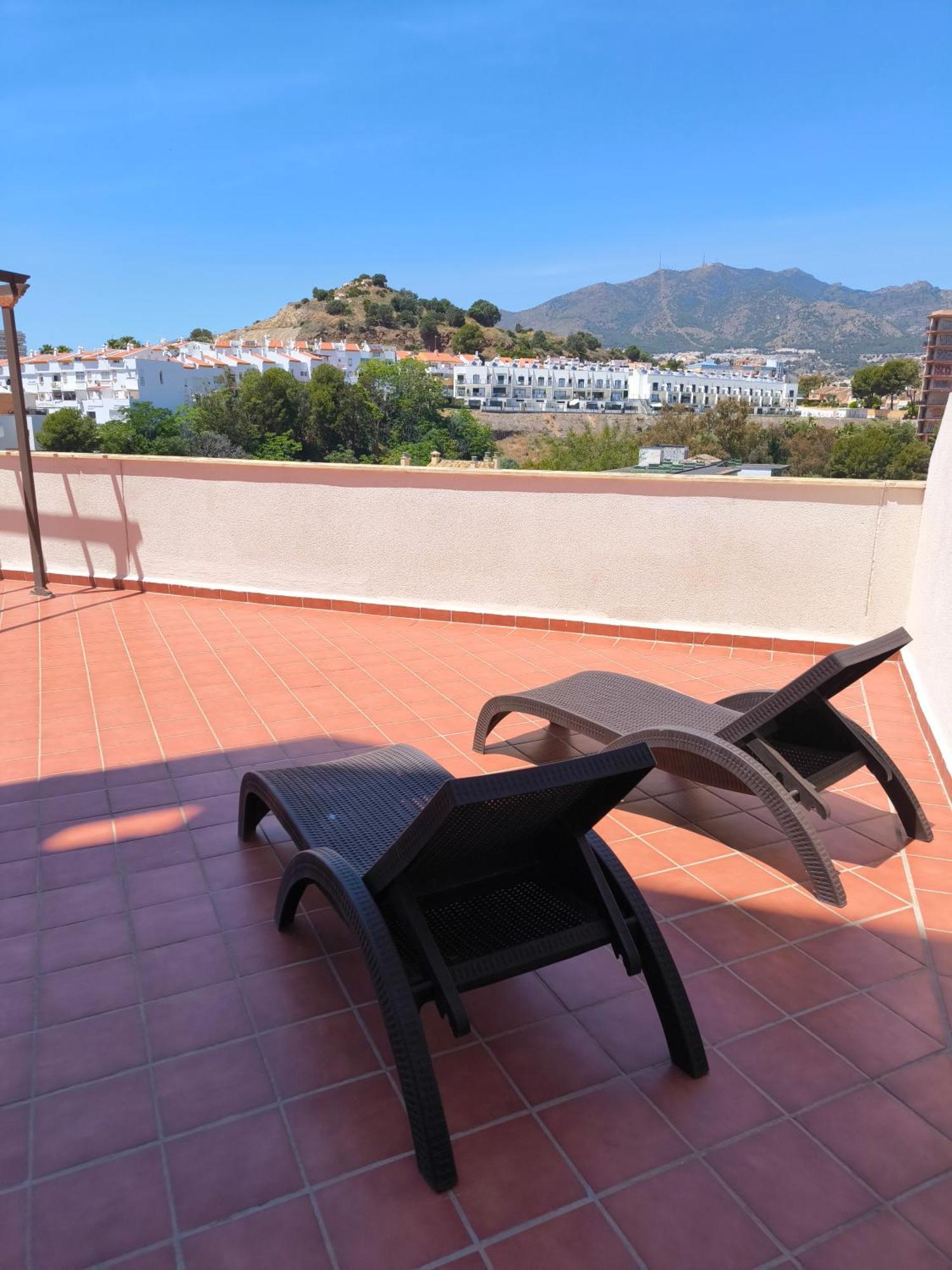Family Spacious Apartment, Terrace, Kitchen, View, Free Parking And Wifi Apartment Benalmadena