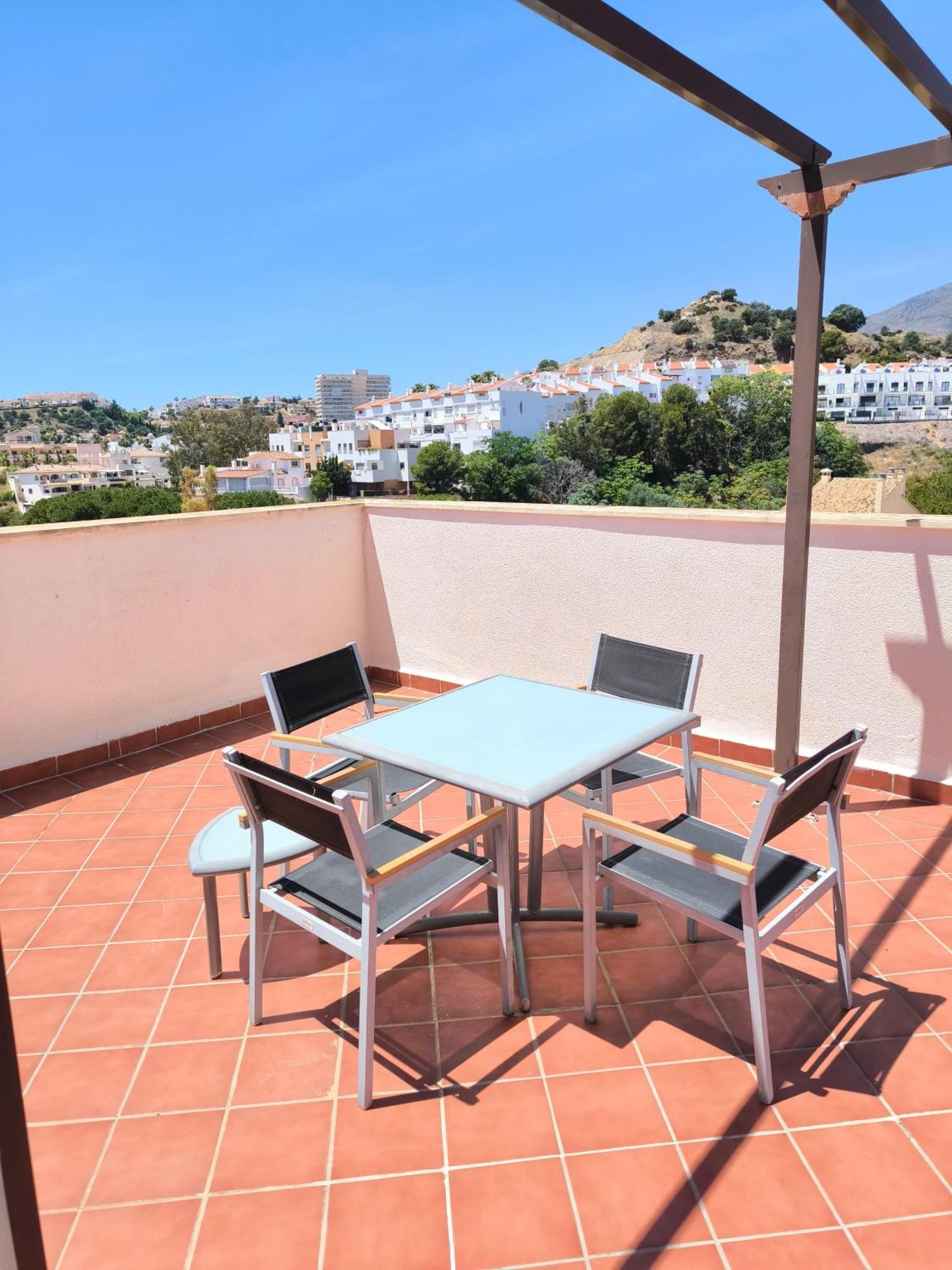 Apartment Family Spacious Apartment, Terrace, Kitchen, View, Free Parking And Wifi