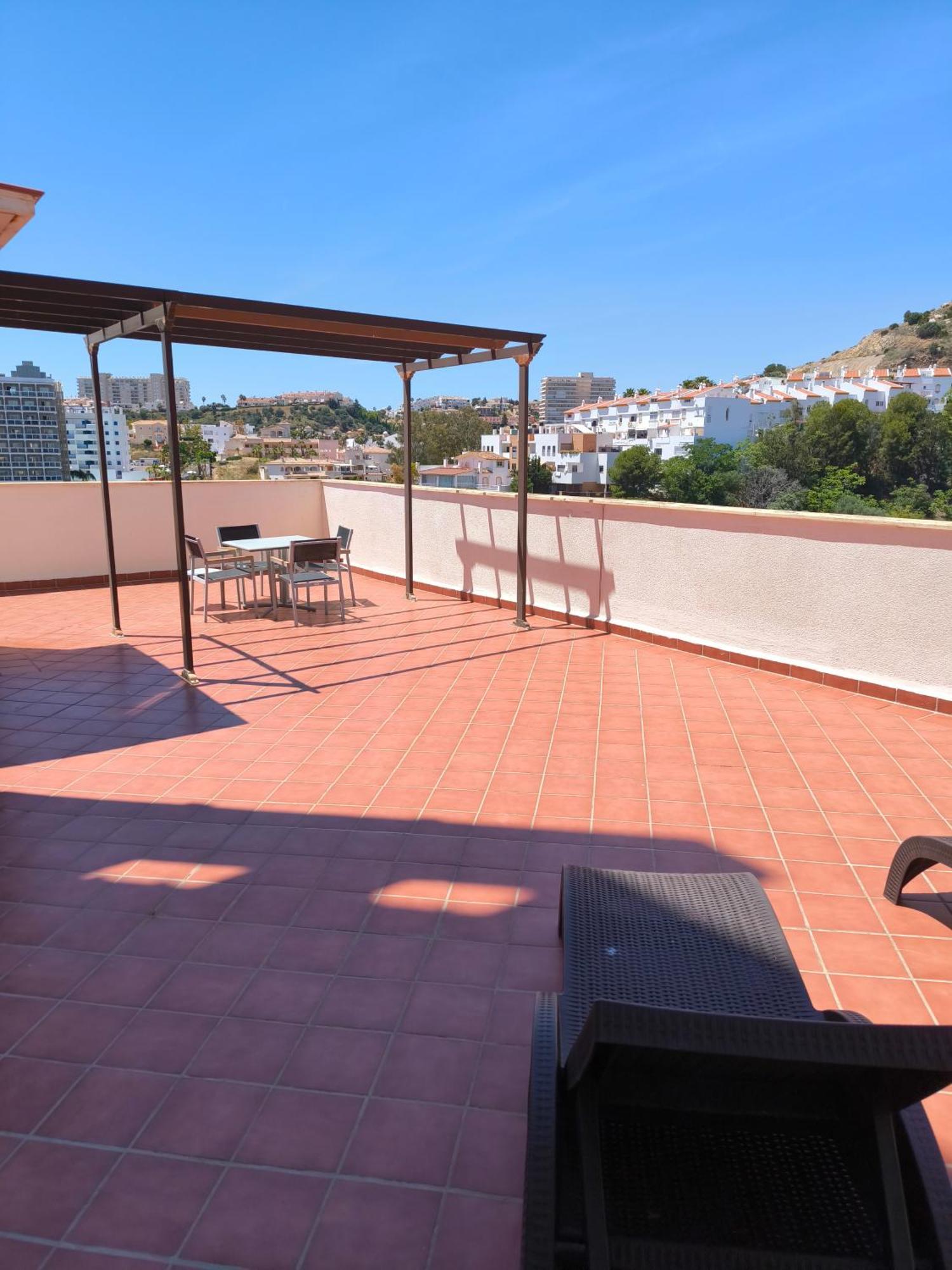 Family Spacious Apartment, Terrace, Kitchen, View, Free Parking And Wifi Benalmadena