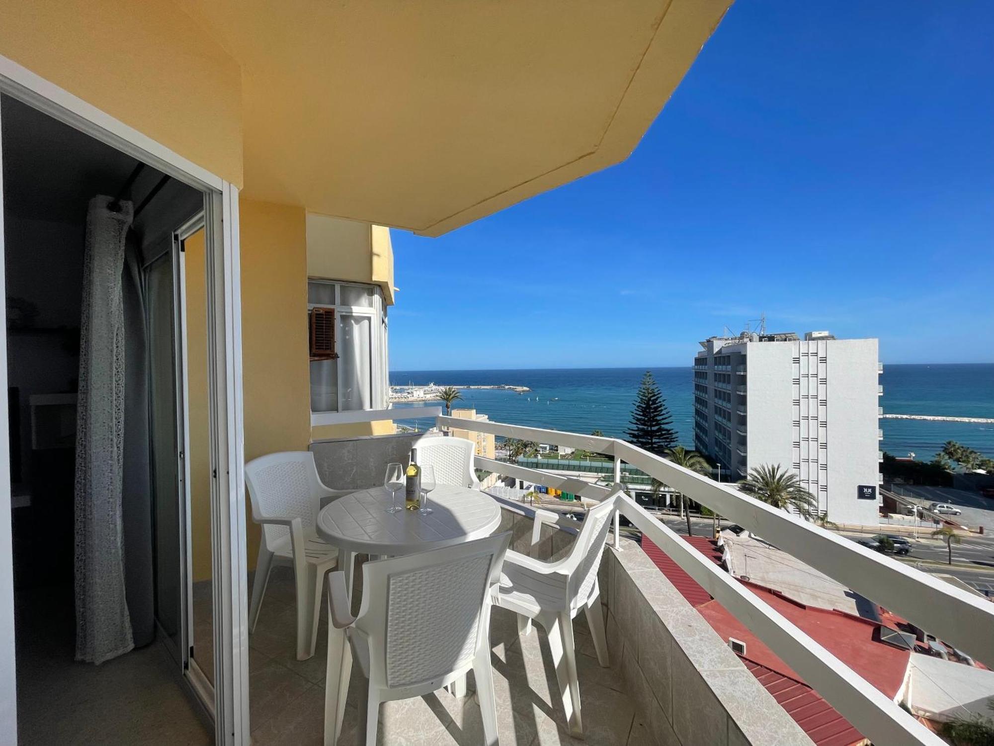 Vistas Al Mar Y Al Puerto Deportivo * Benalmádena